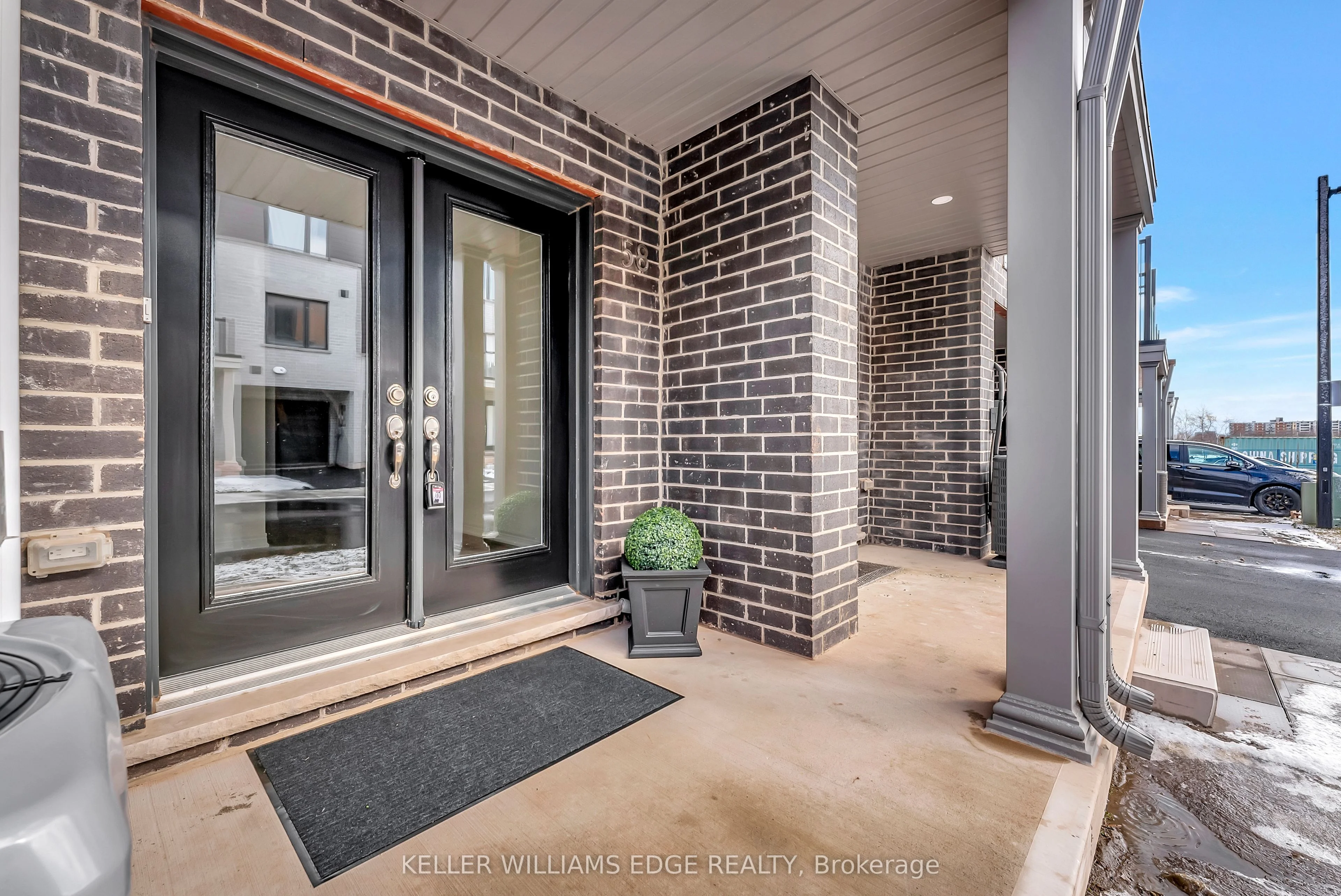 Att/Row/Townhouse in Hamilton