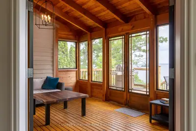 Detached in Gravenhurst