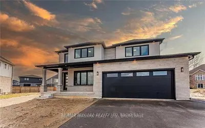 Detached in Fort Erie