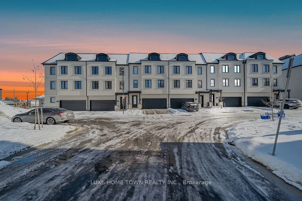 2545 Meadowlands Way 28, London North, ON N6G 5L8