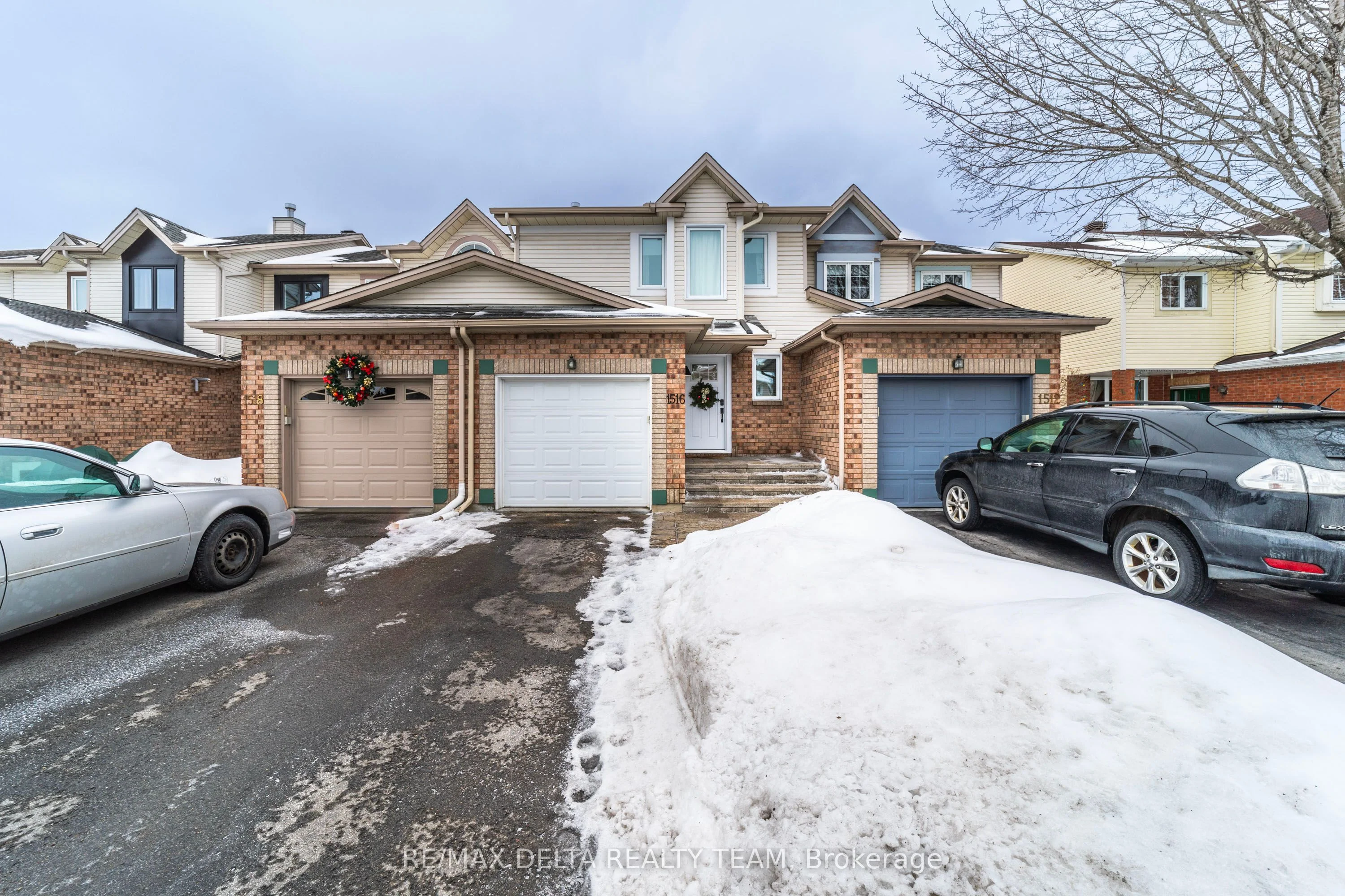 Att/Row/Townhouse in Orleans - Cumberland and Area