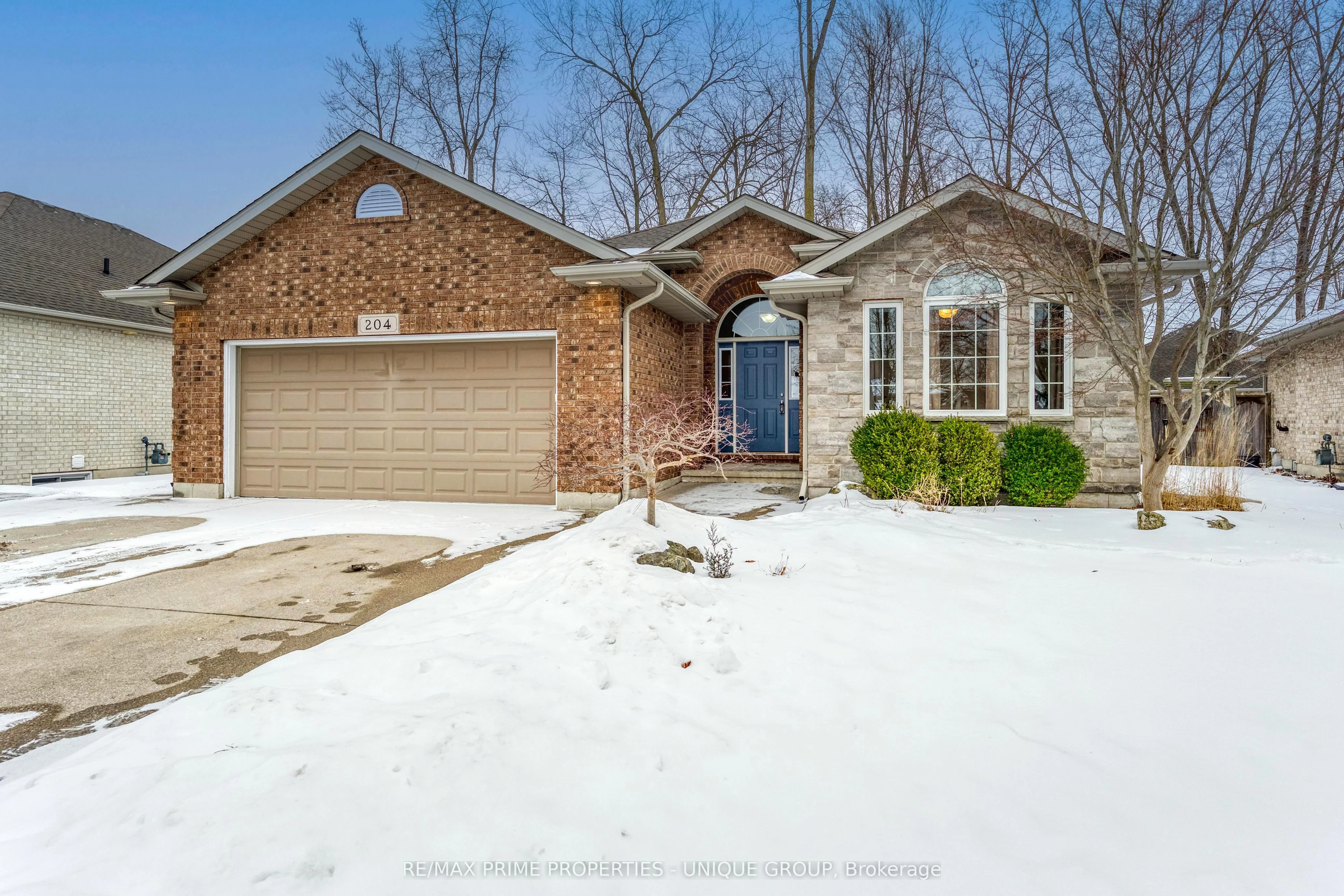 204 Gemstone Court, Sarnia, On N7s 6n3