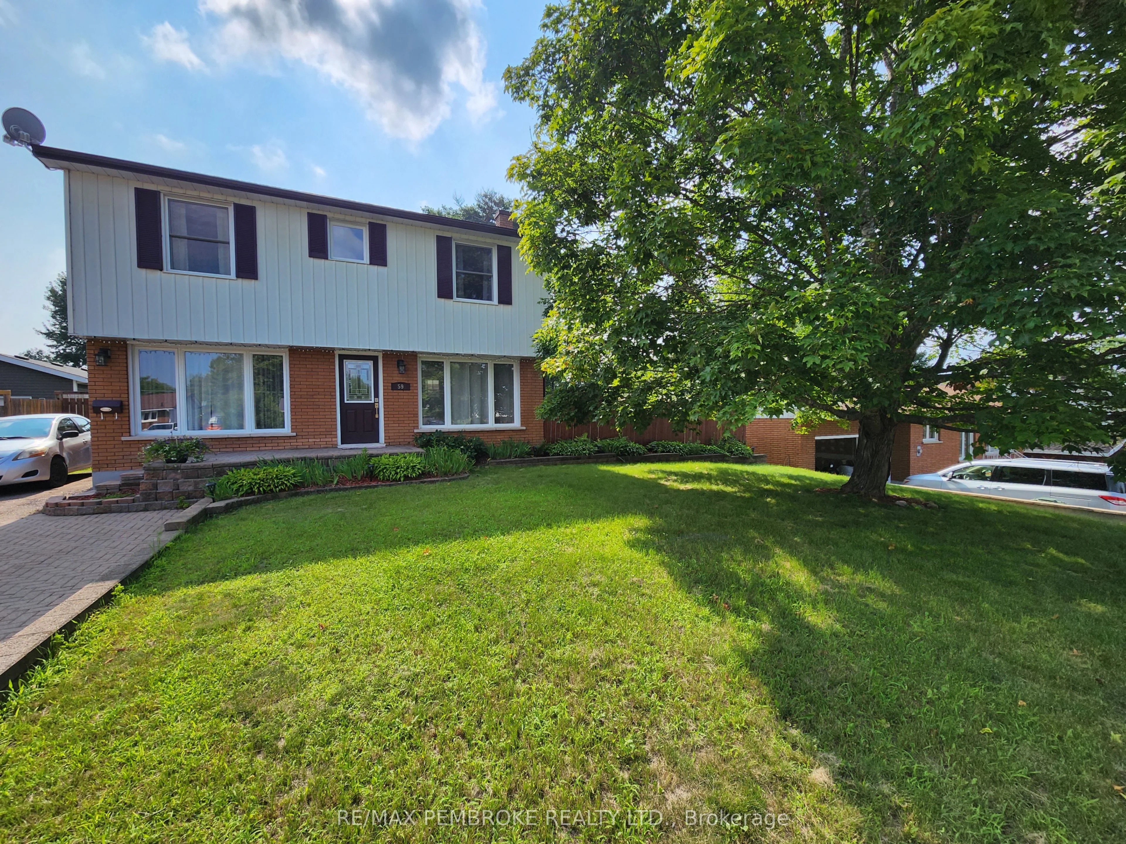 59 Selkirk Street, Petawawa, On K8h 1p3