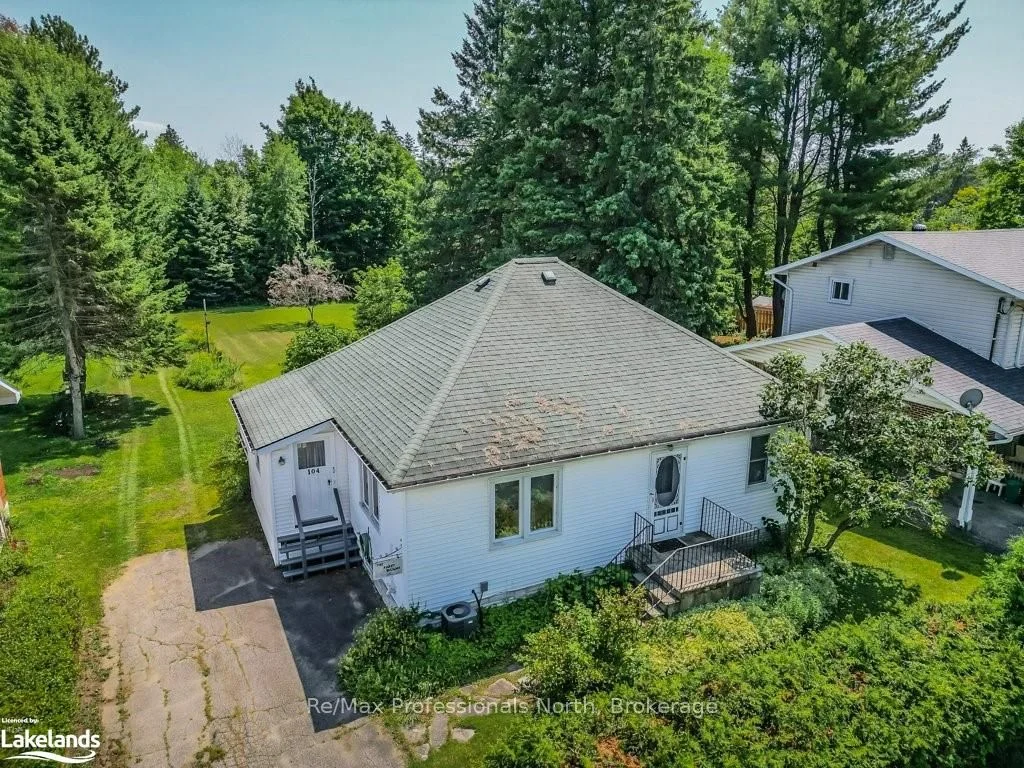 Detached in Bracebridge