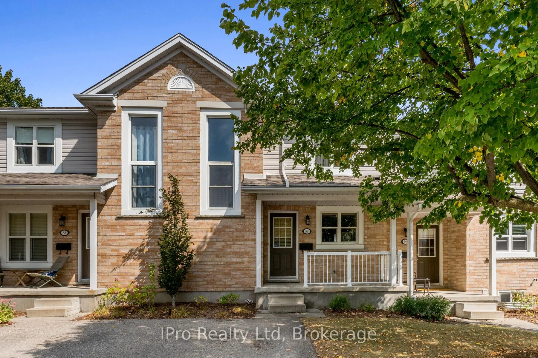 Condo Townhouse in Guelph