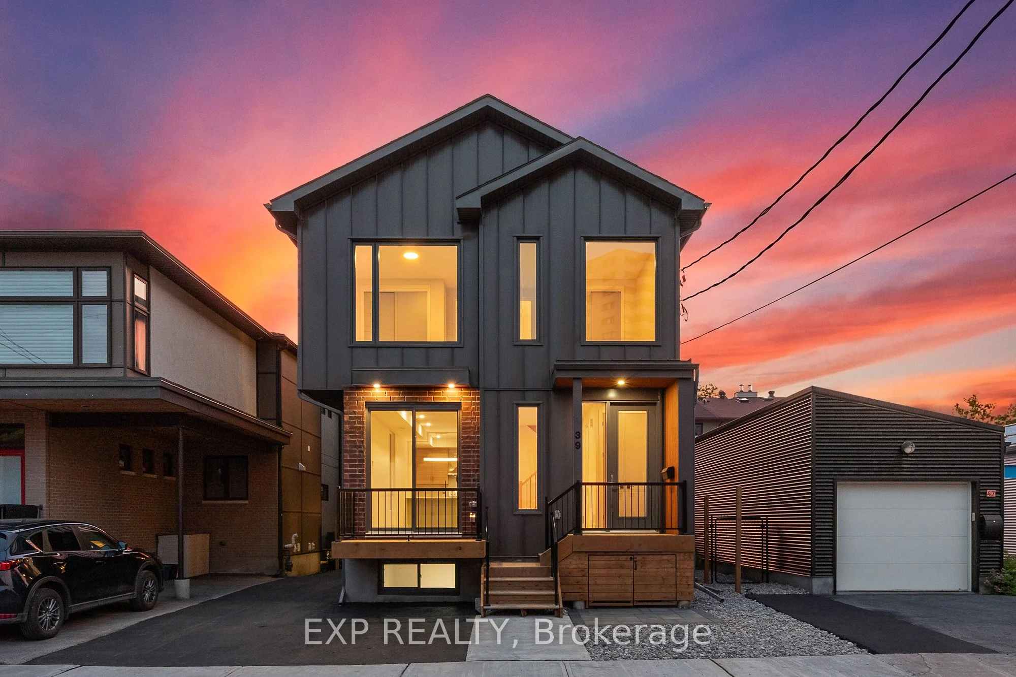41 Laval Street, Vanier And Kingsview Park, On K1l 7z7
