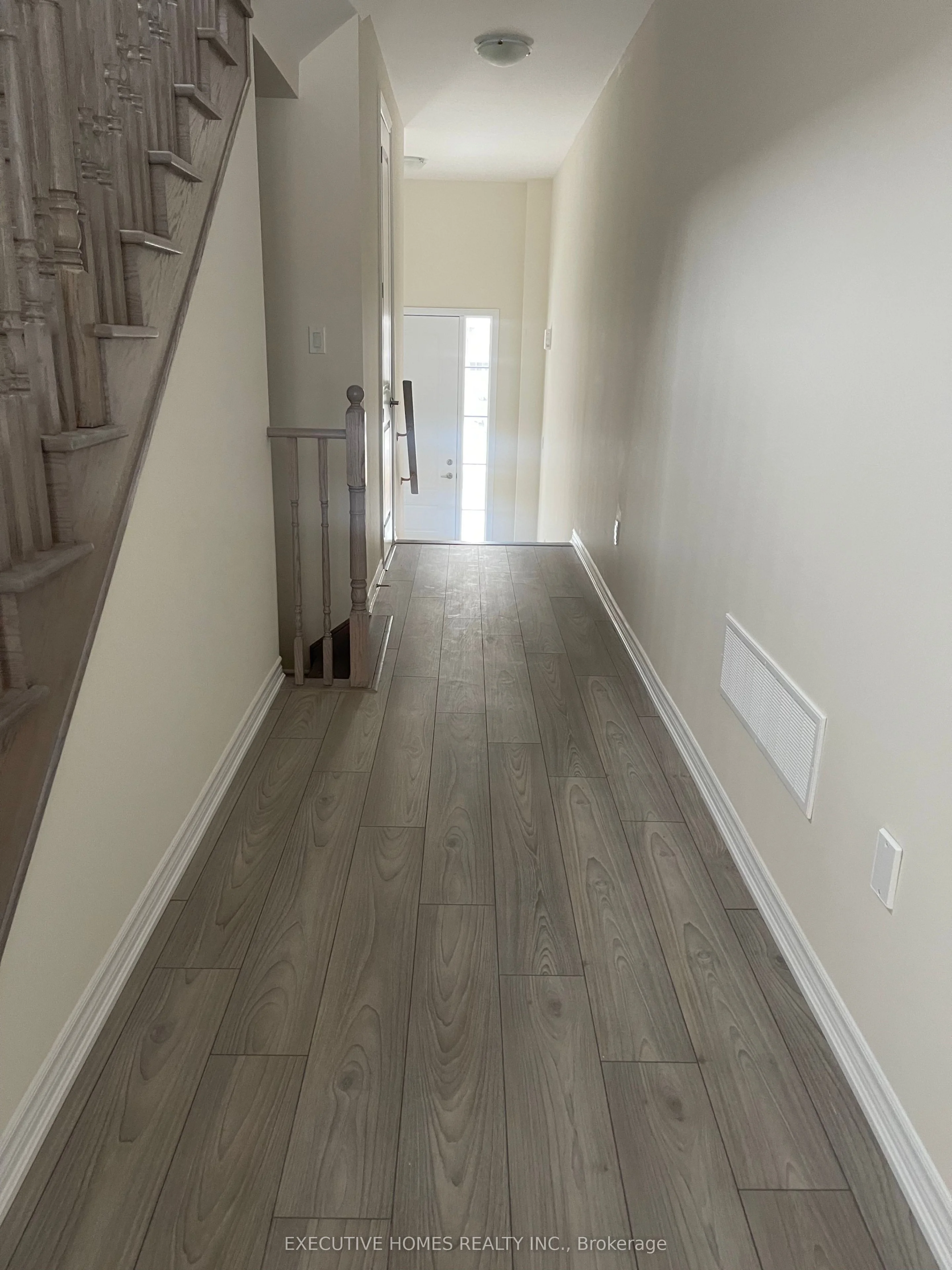Att/Row/Townhouse in Erin