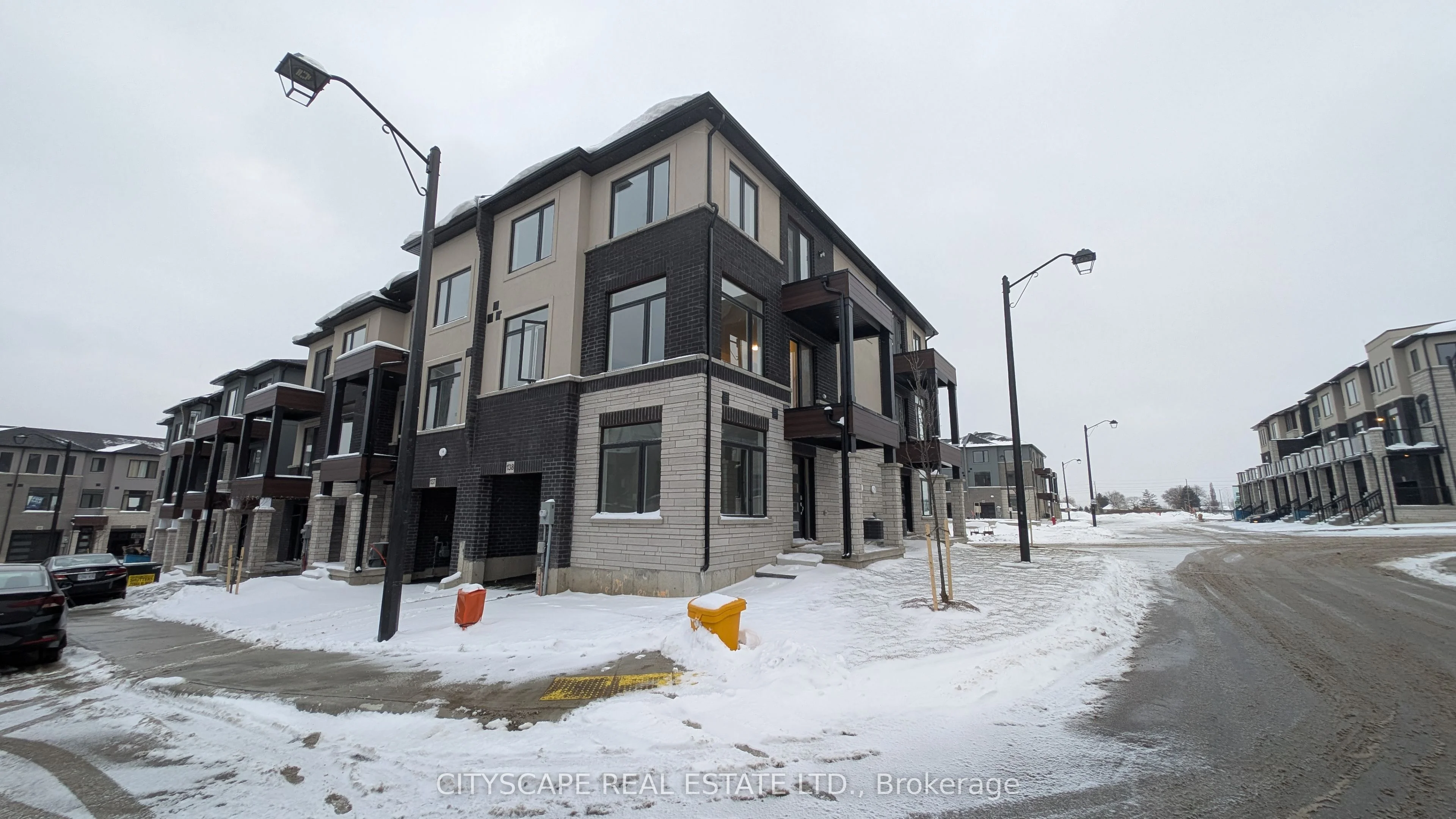 Att/Row/Townhouse in Cambridge