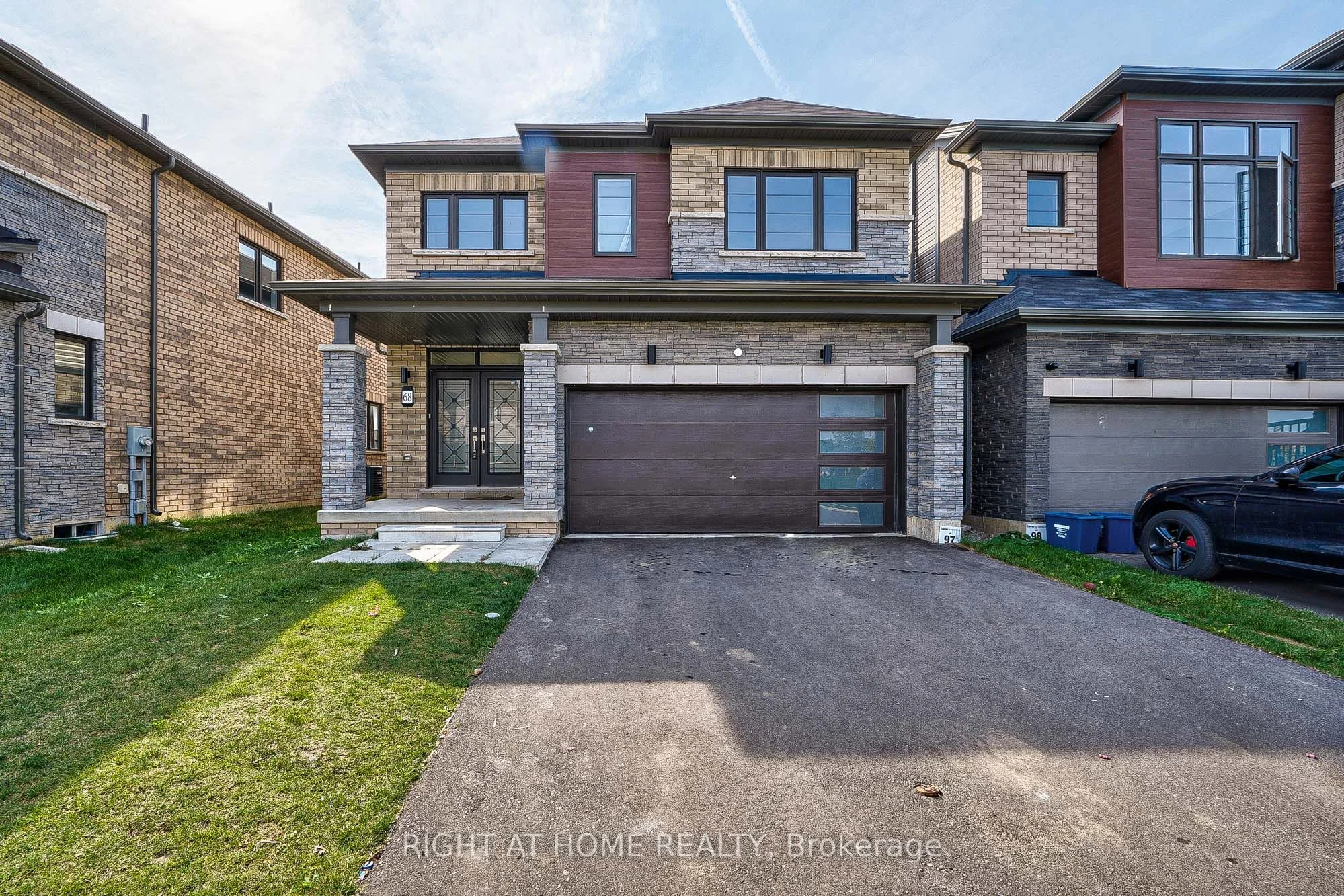 Detached in Brantford