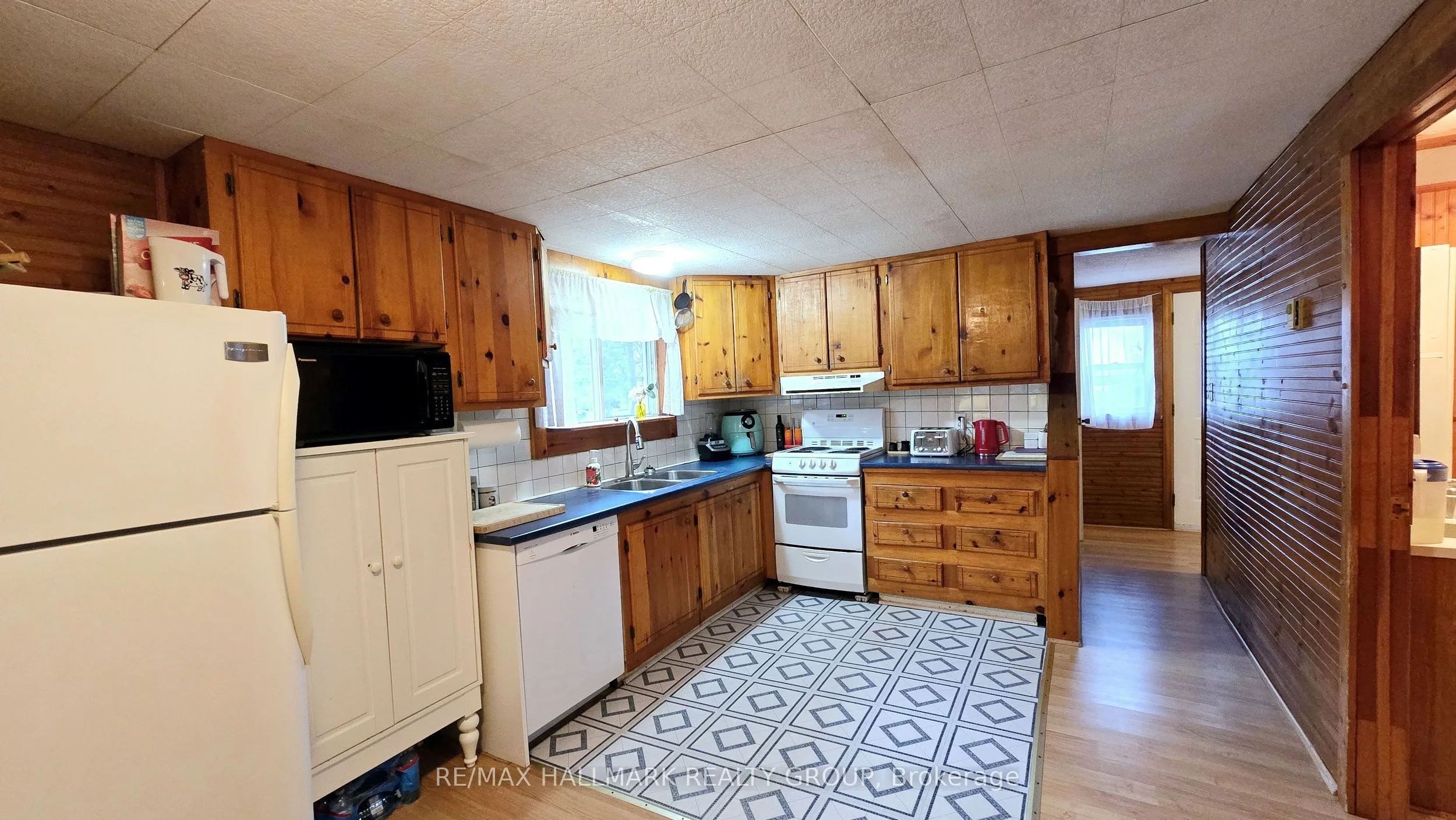 156 SUNNING HILLS Crescent, Constance Bay - Dunrobin - Kilmaurs - Woodlawn, ON K0A 3M0