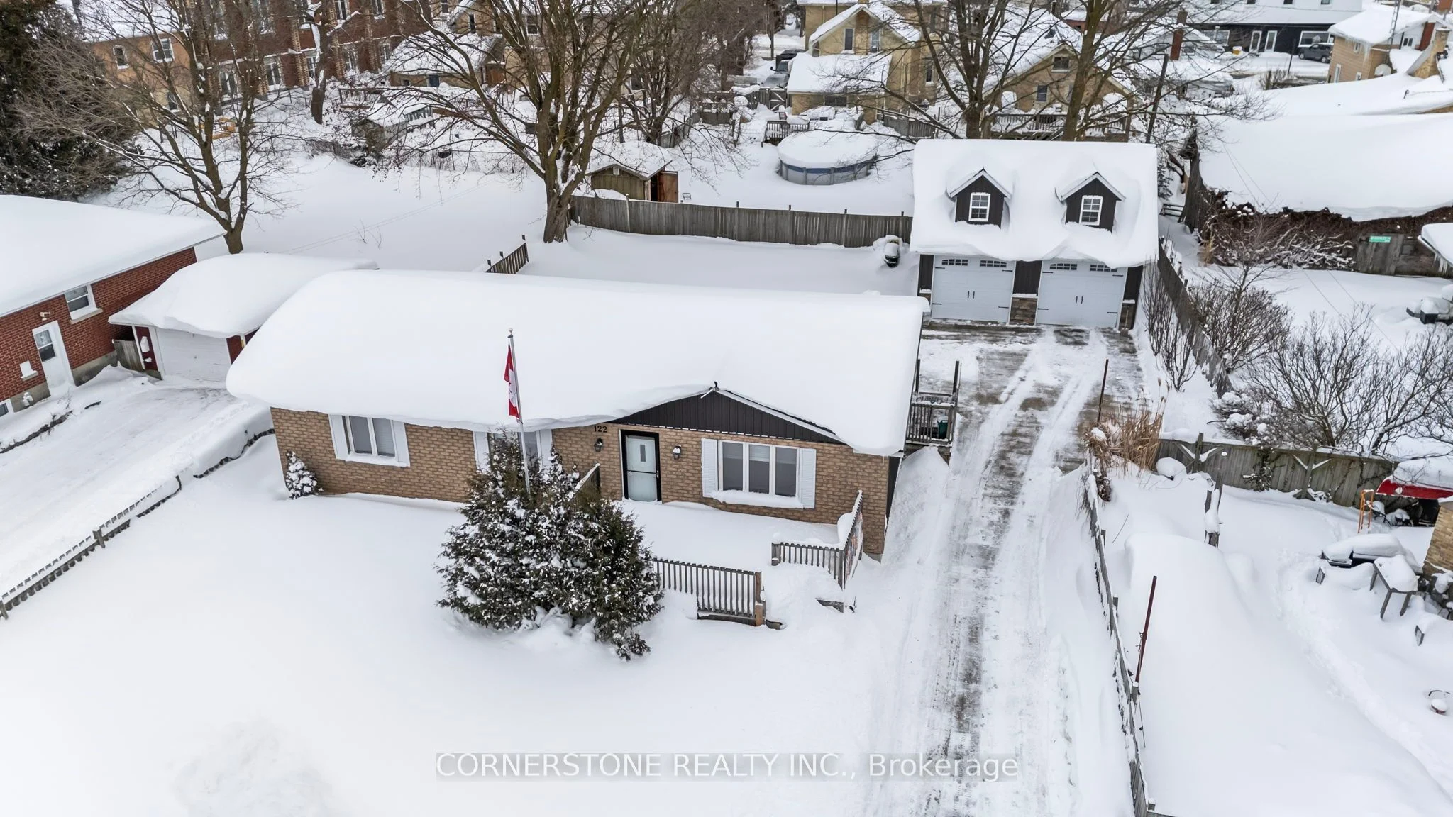 Detached in Minto