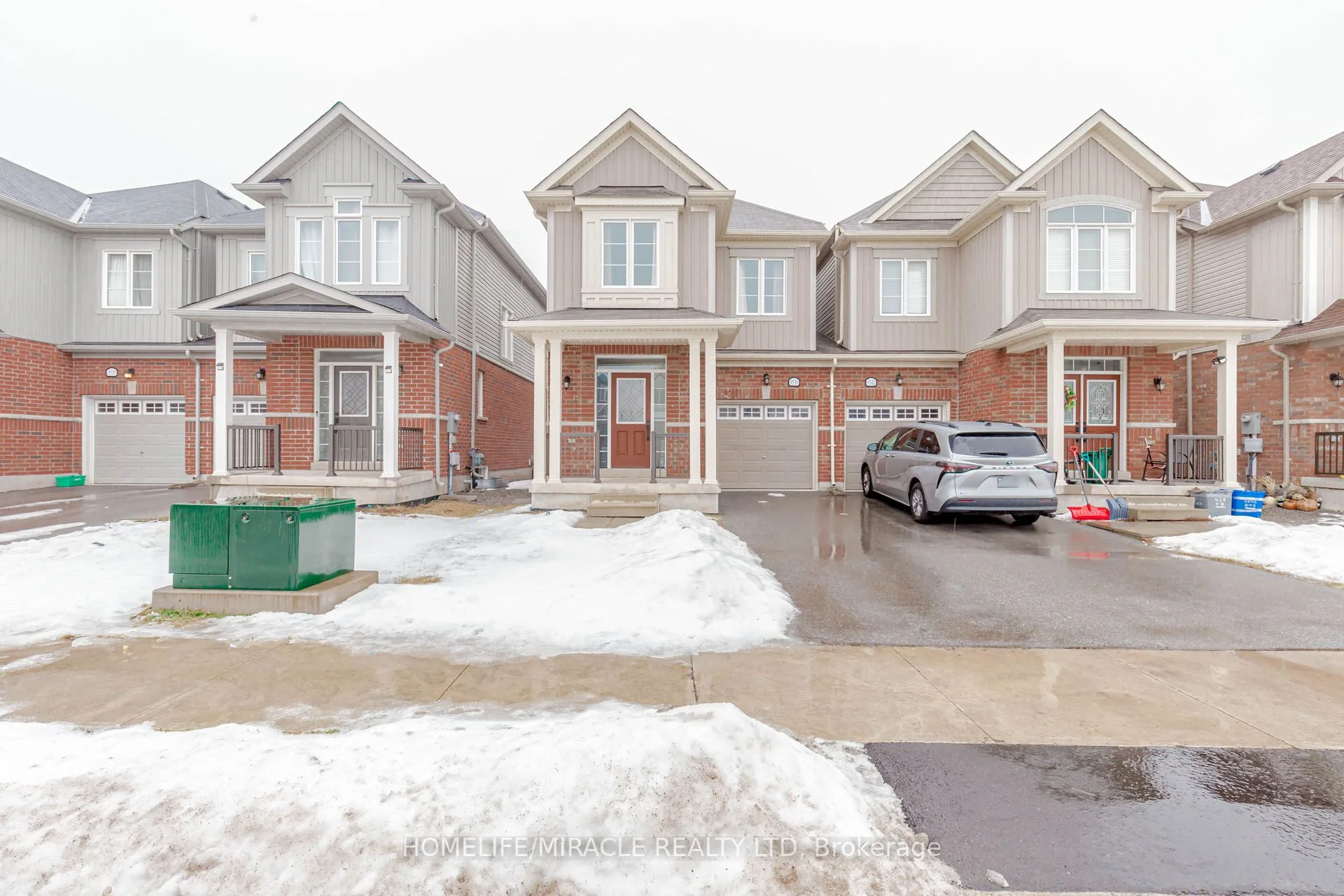 Semi-Detached in Niagara Falls