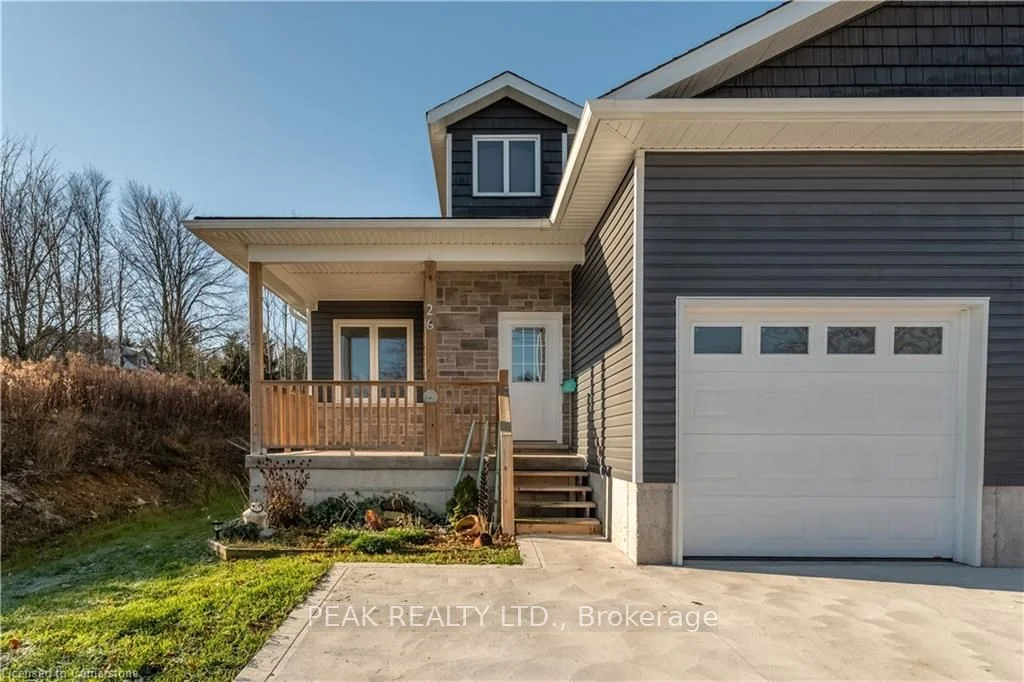 Semi-Detached in Minto