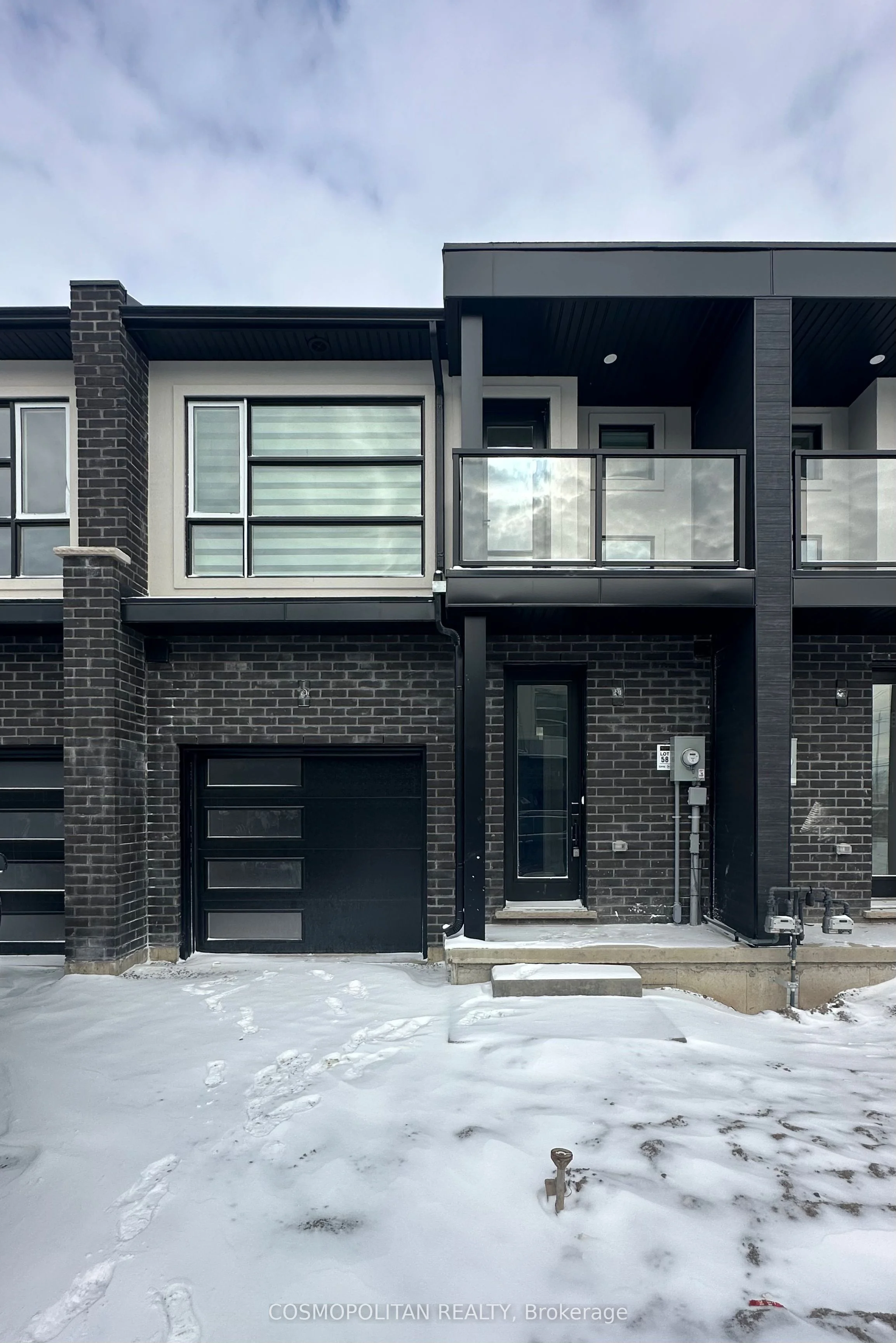 Att/Row/Townhouse in Welland
