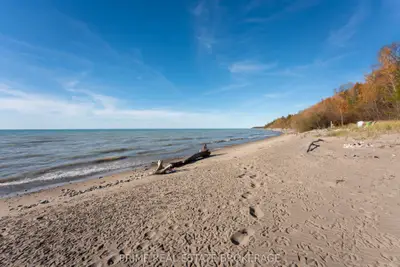 Detached in Central Huron