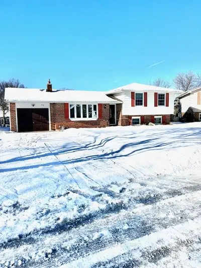 33 Cumberland Crescent, London North, On N5x 1b7