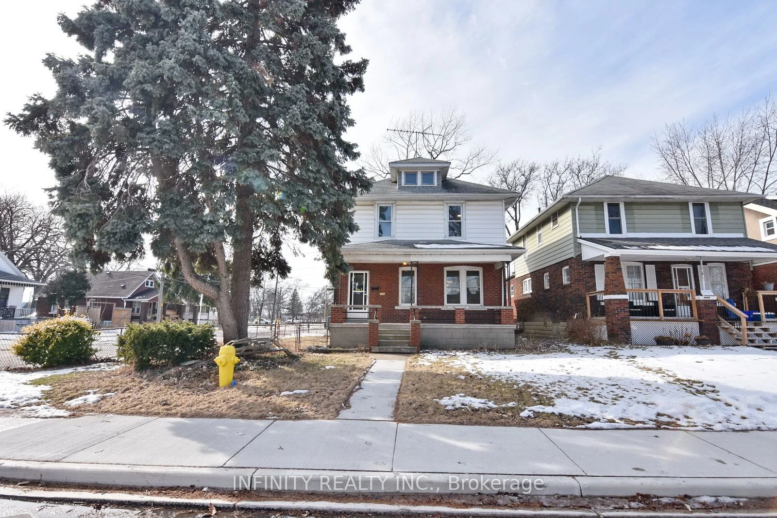Detached in Windsor