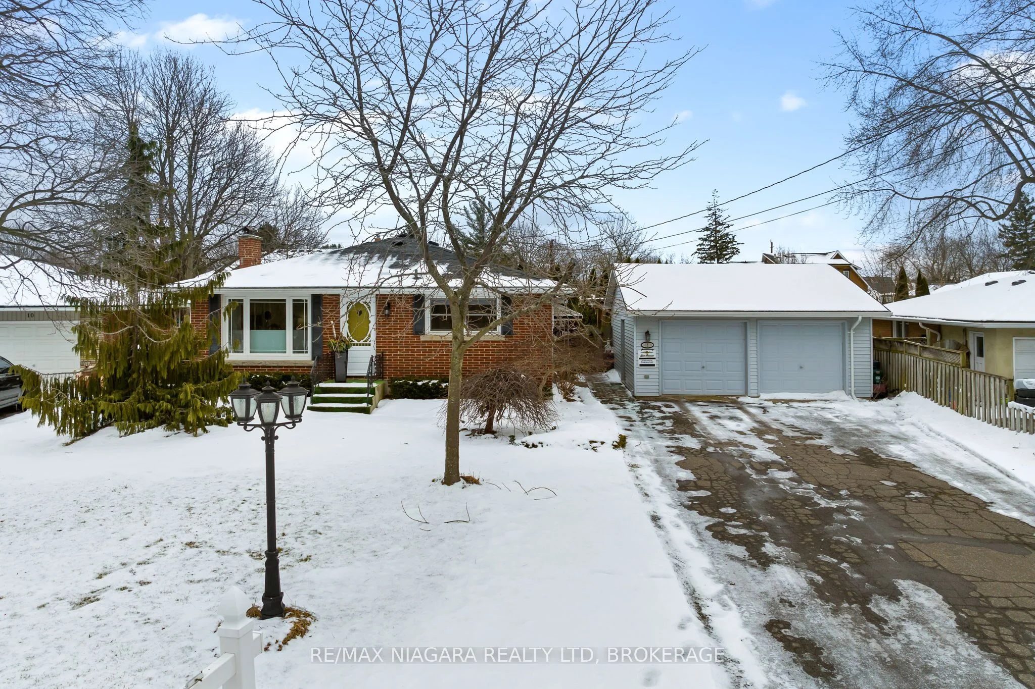 8 Henry Street, Niagara-on-the-lake, On L0s 1j0
