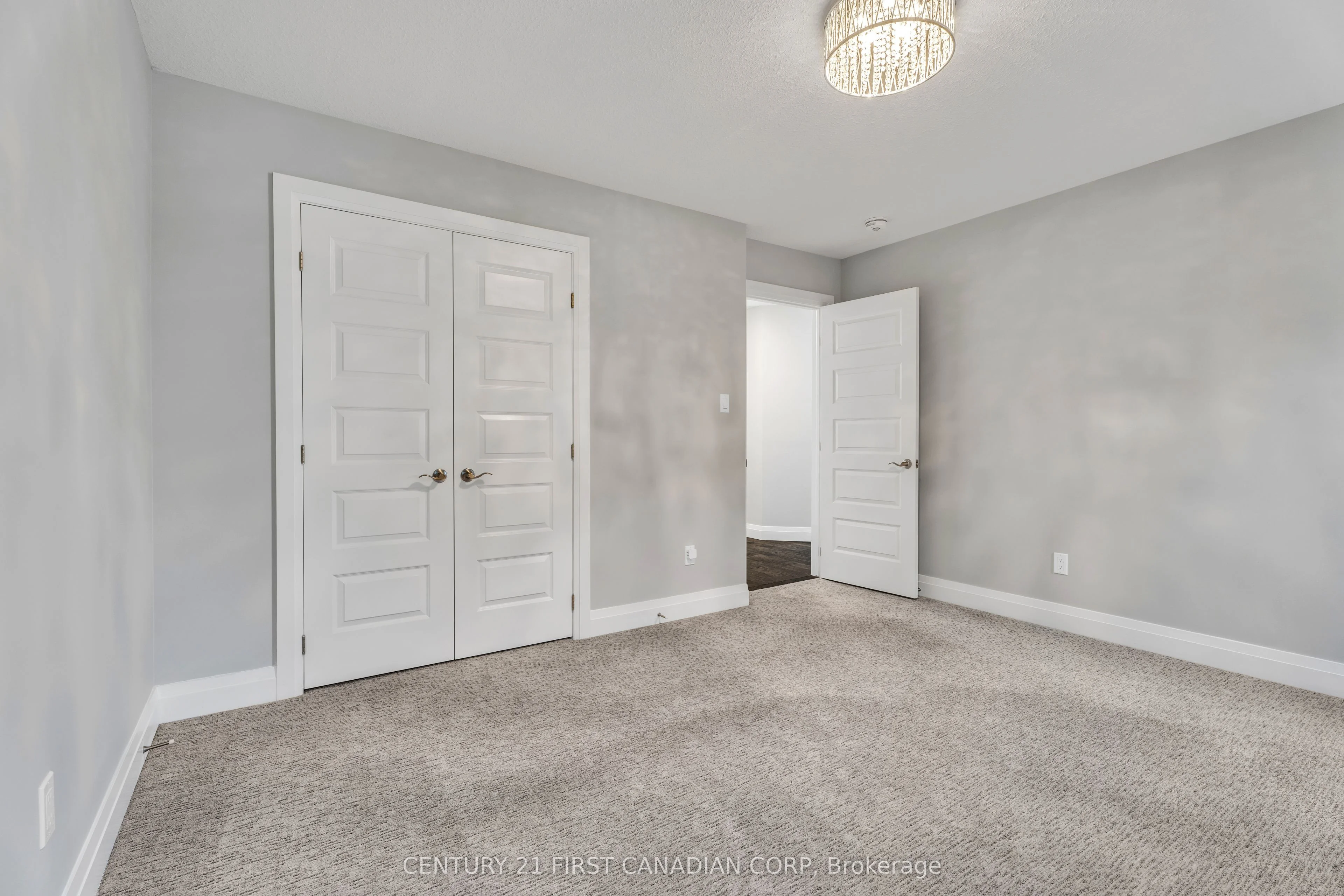 1351 DYER Crescent, London North, ON N6G 0S6