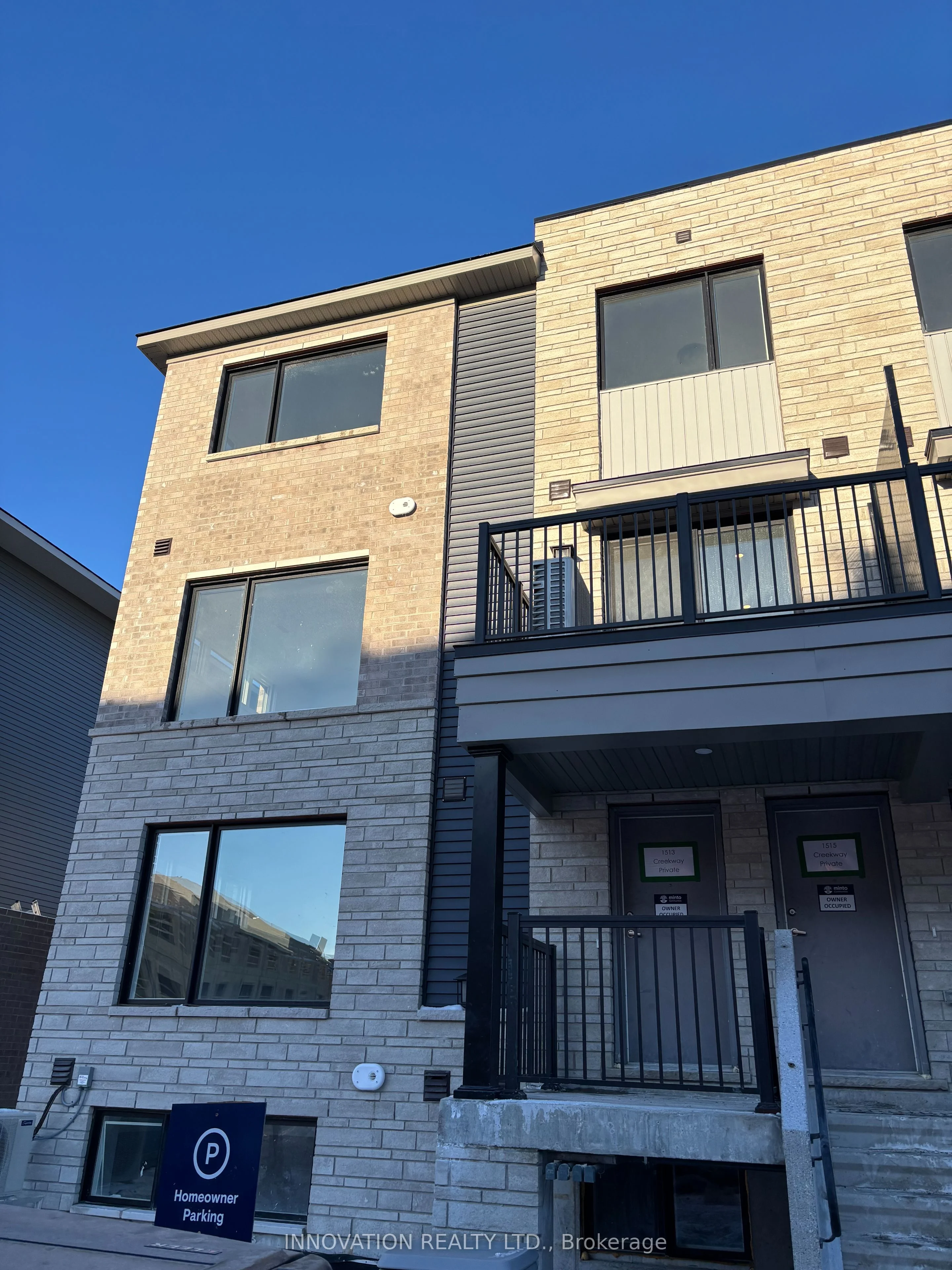 Att/Row/Townhouse in Kanata