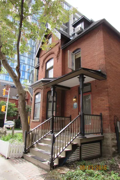 Triplex in Ottawa Centre