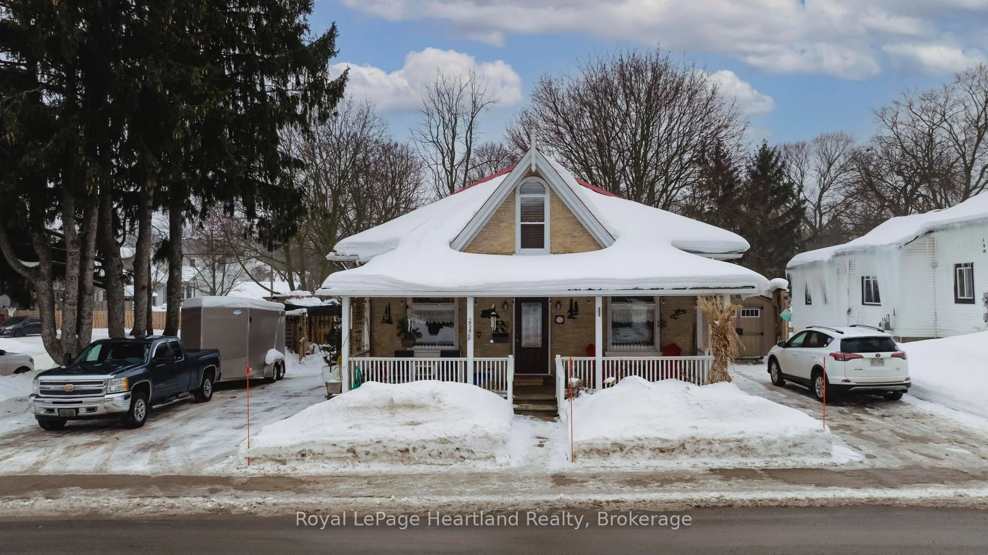 Detached in North Huron