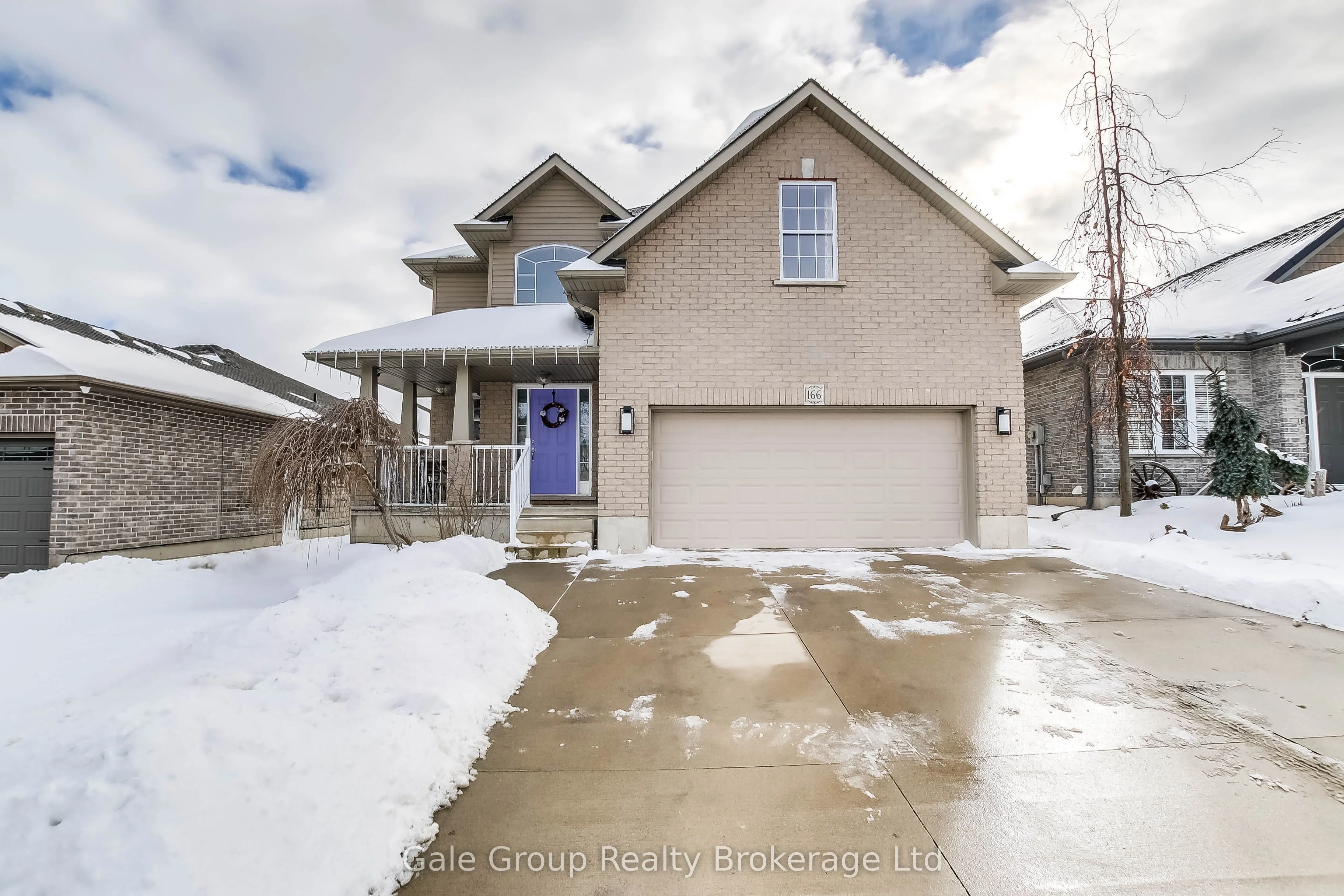 Detached in Woodstock