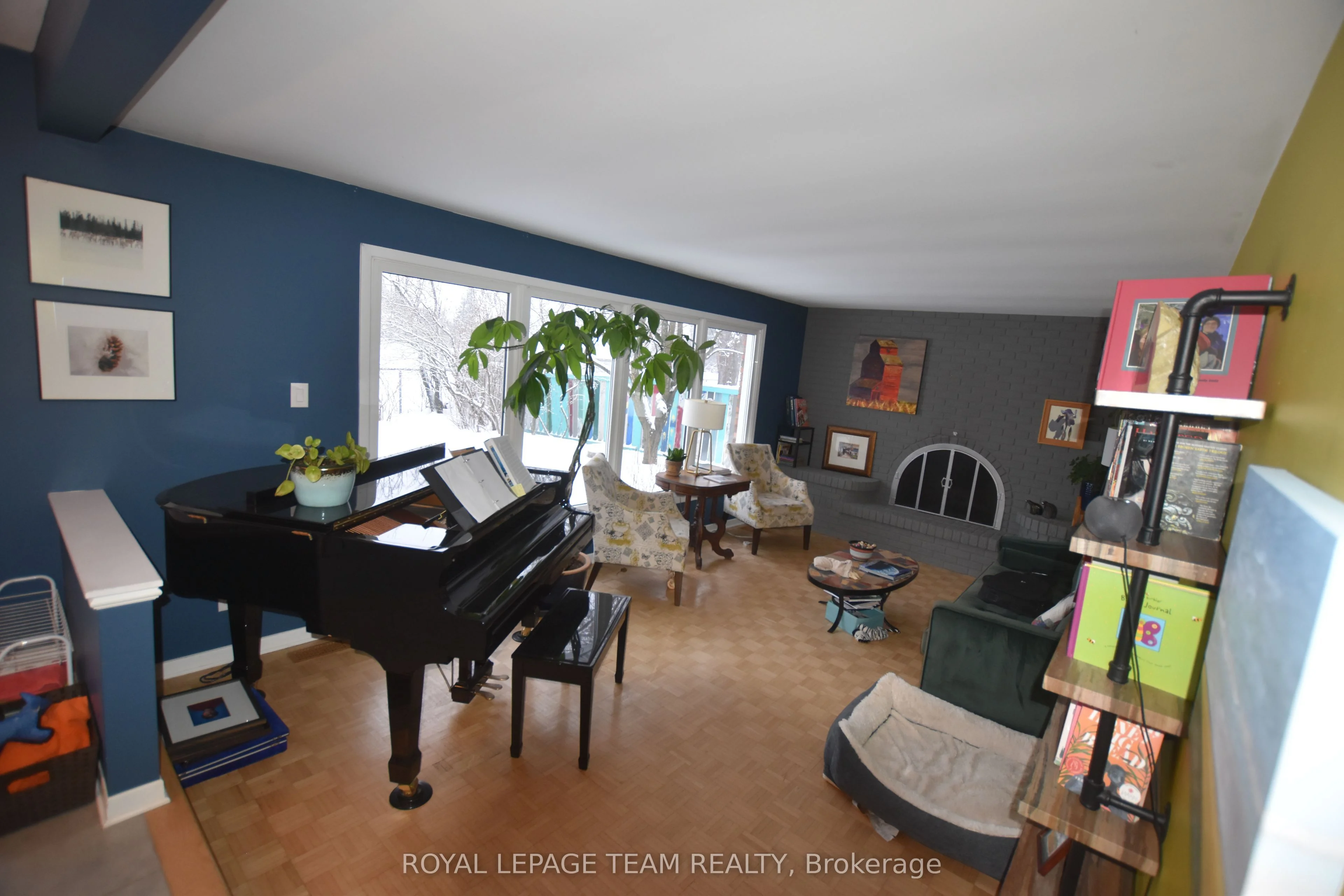 10 Edenbrook Court, Country Place - Pineglen - Crestview and Area, ON K2E 7H4