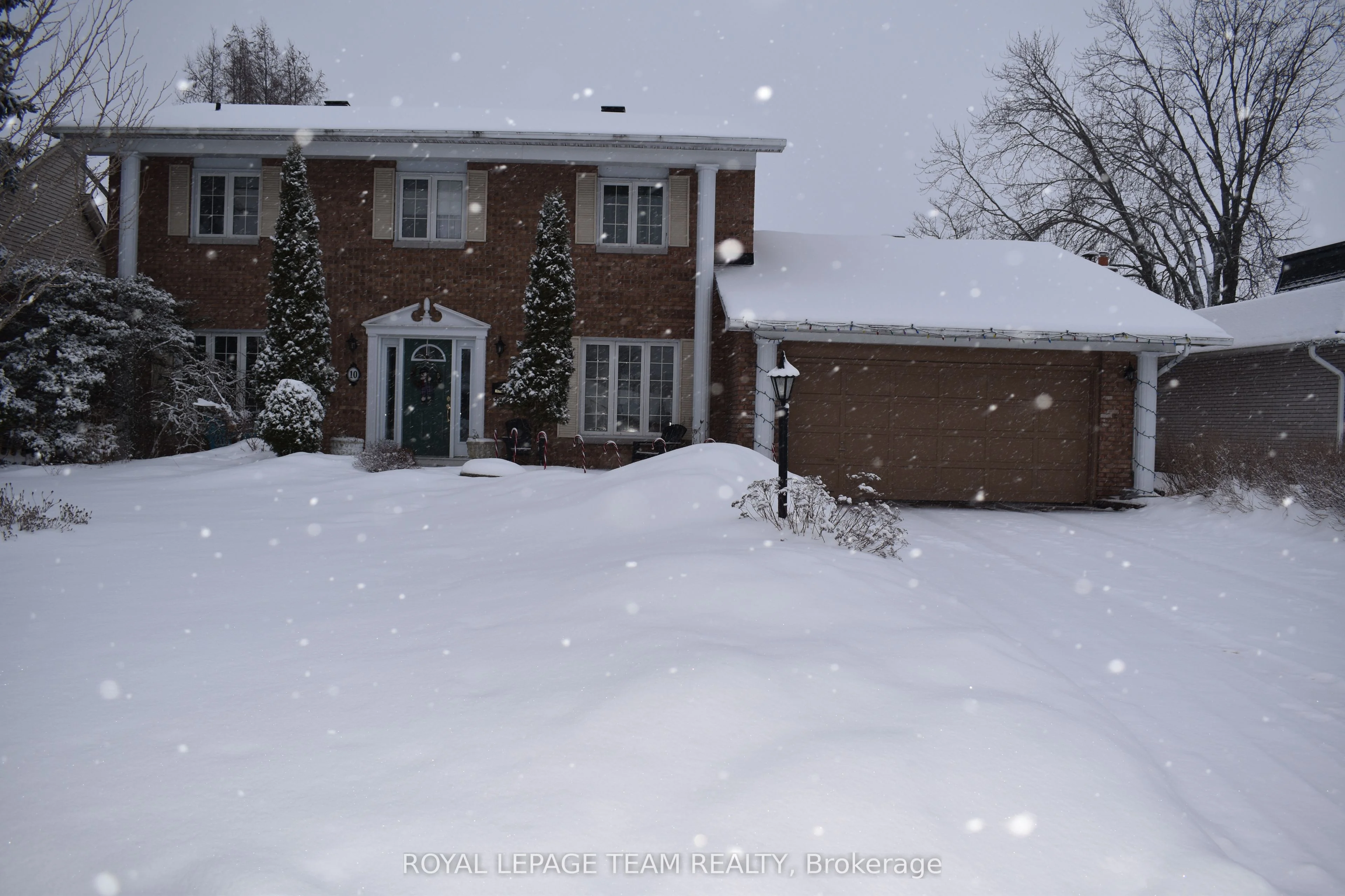 Detached in Country Place - Pineglen - Crestview and Area