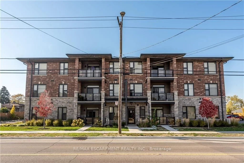Condo Apartment in Hamilton