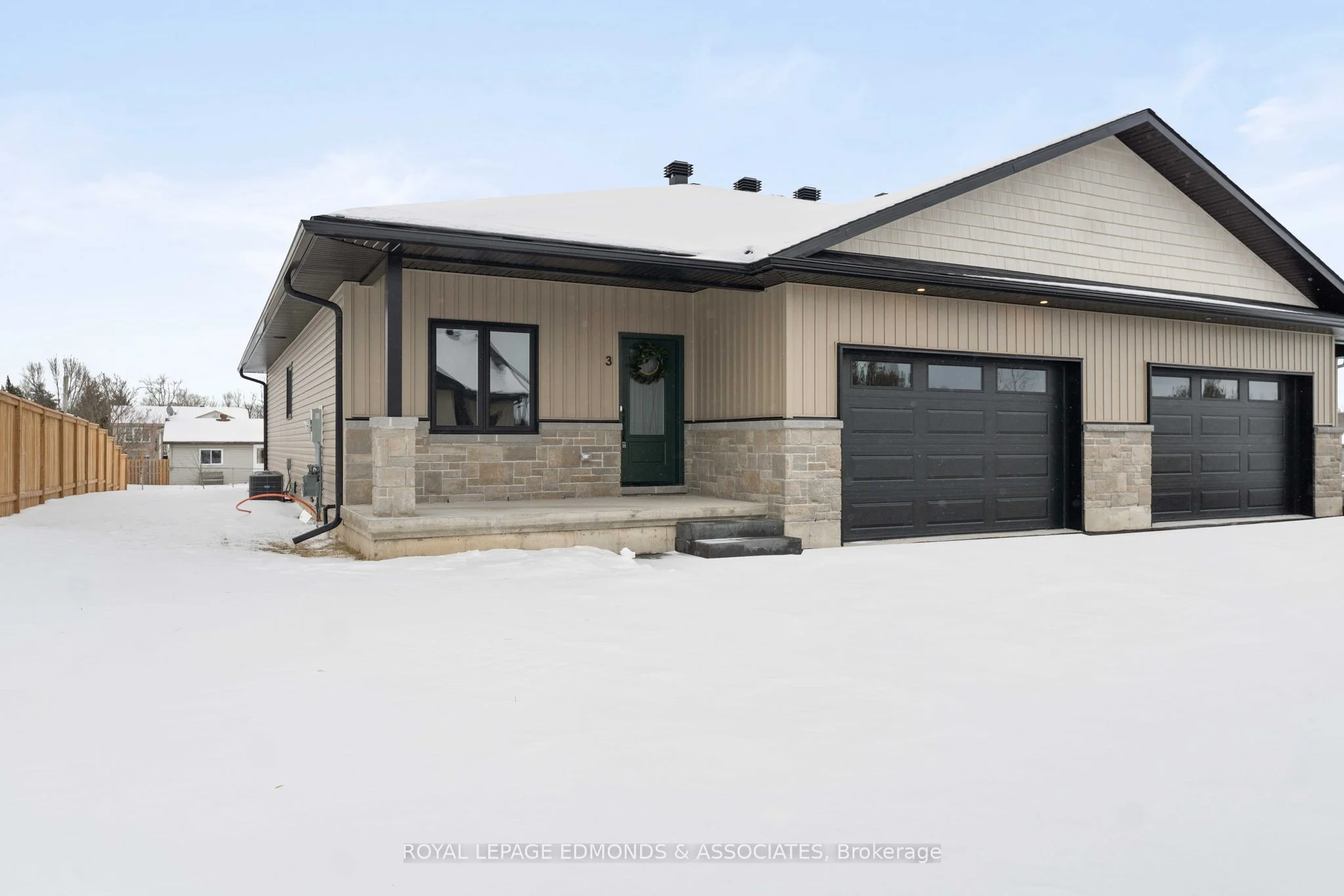 Semi-Detached in Whitewater Region
