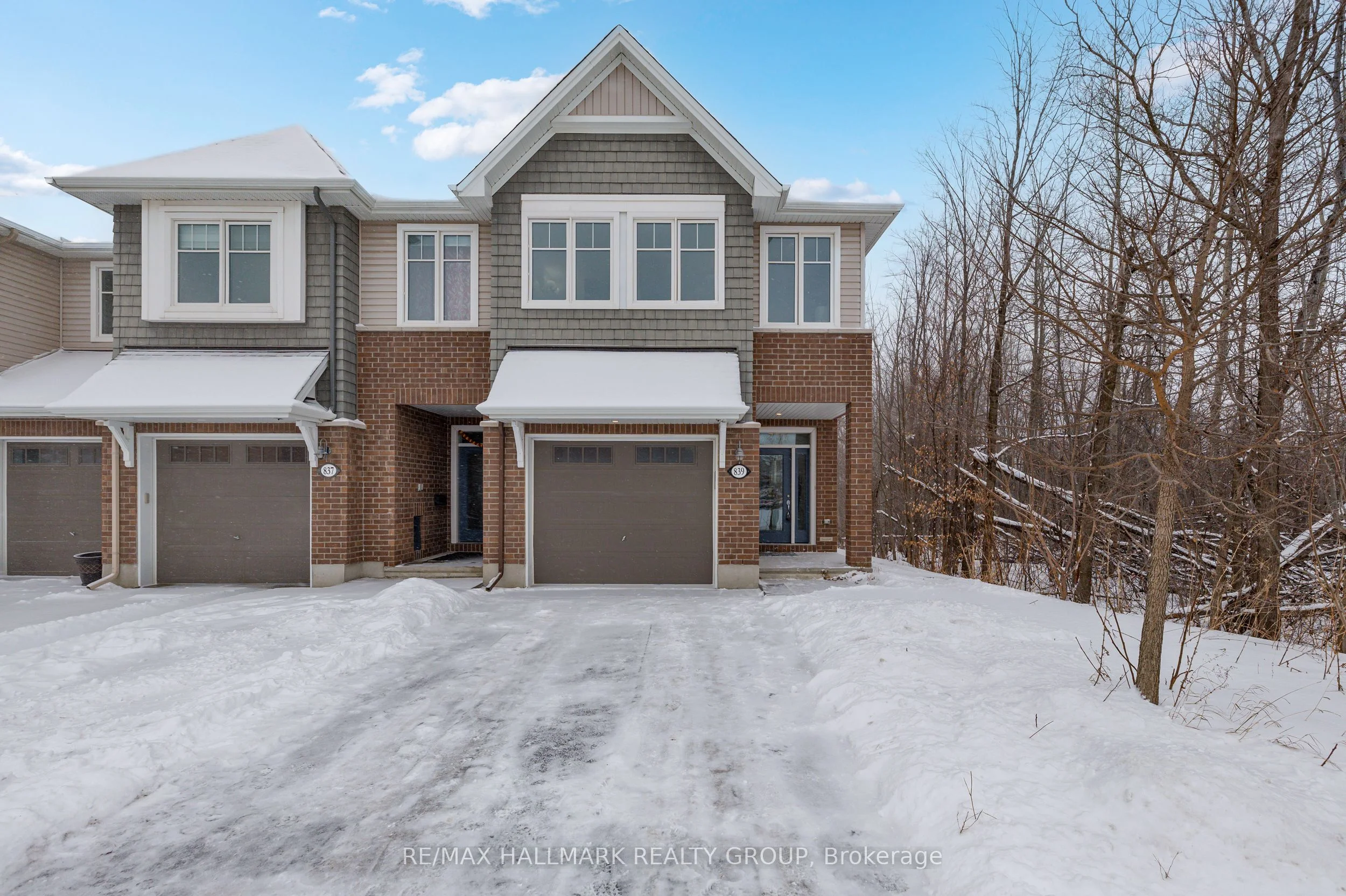 Att/Row/Townhouse in Blossom Park - Airport and Area
