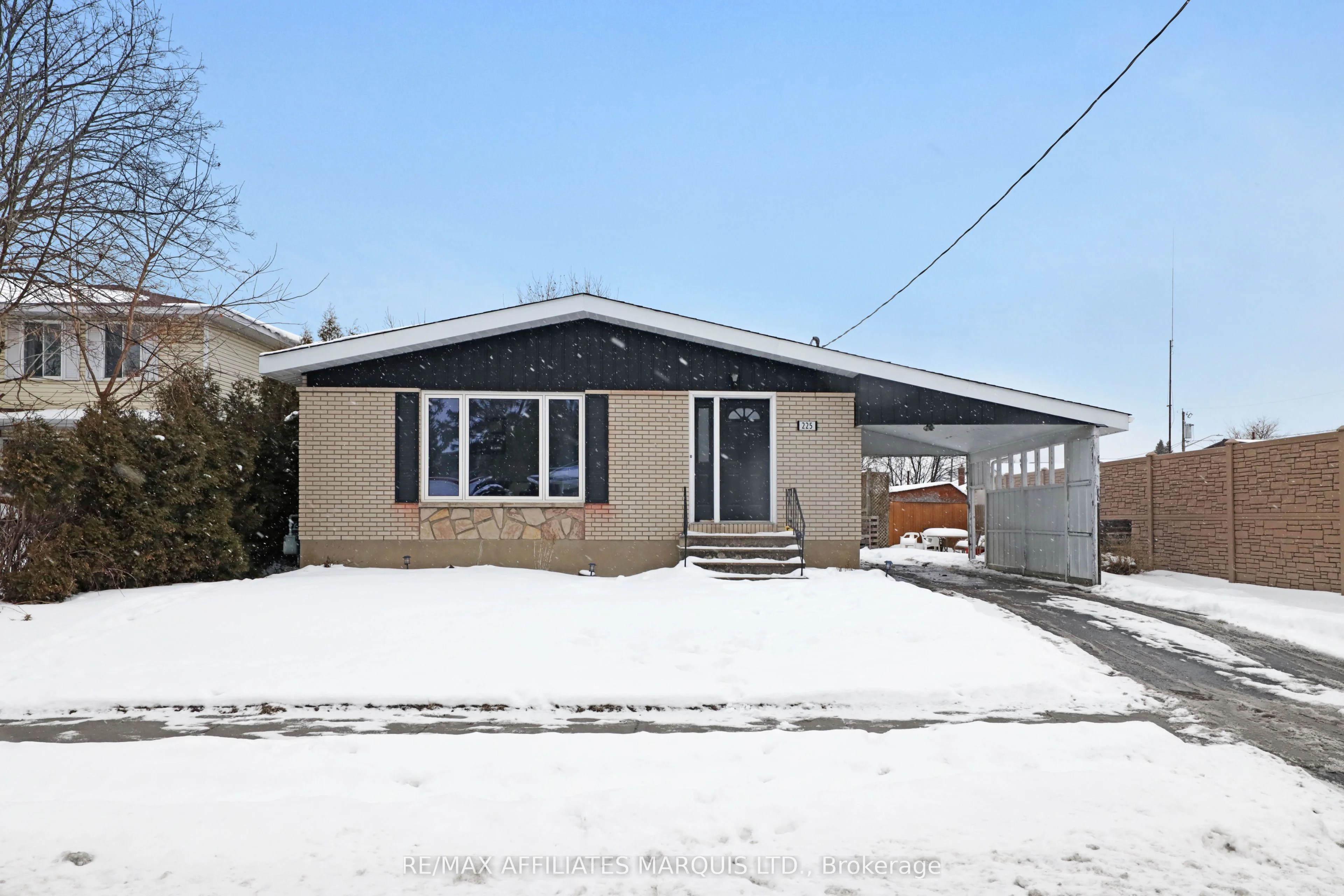 Detached in Cornwall