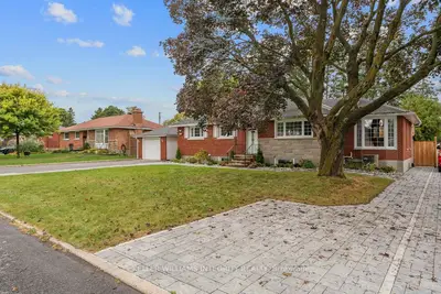 20 Headingly Crescent B, South Of Baseline To Knoxdale, On K2g 0y3