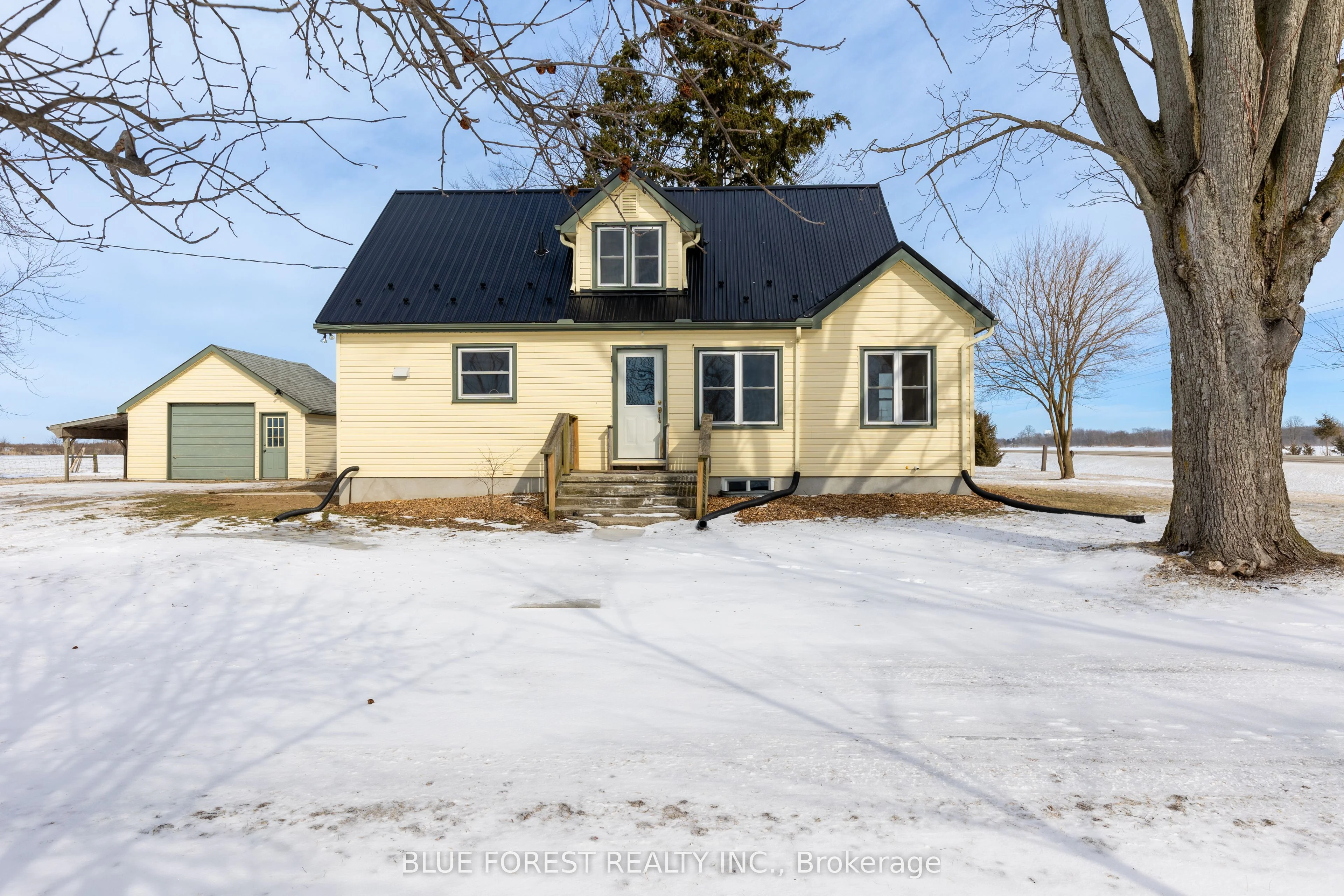 3268 Concession Drive, Southwest Middlesex, On N0l 1m0