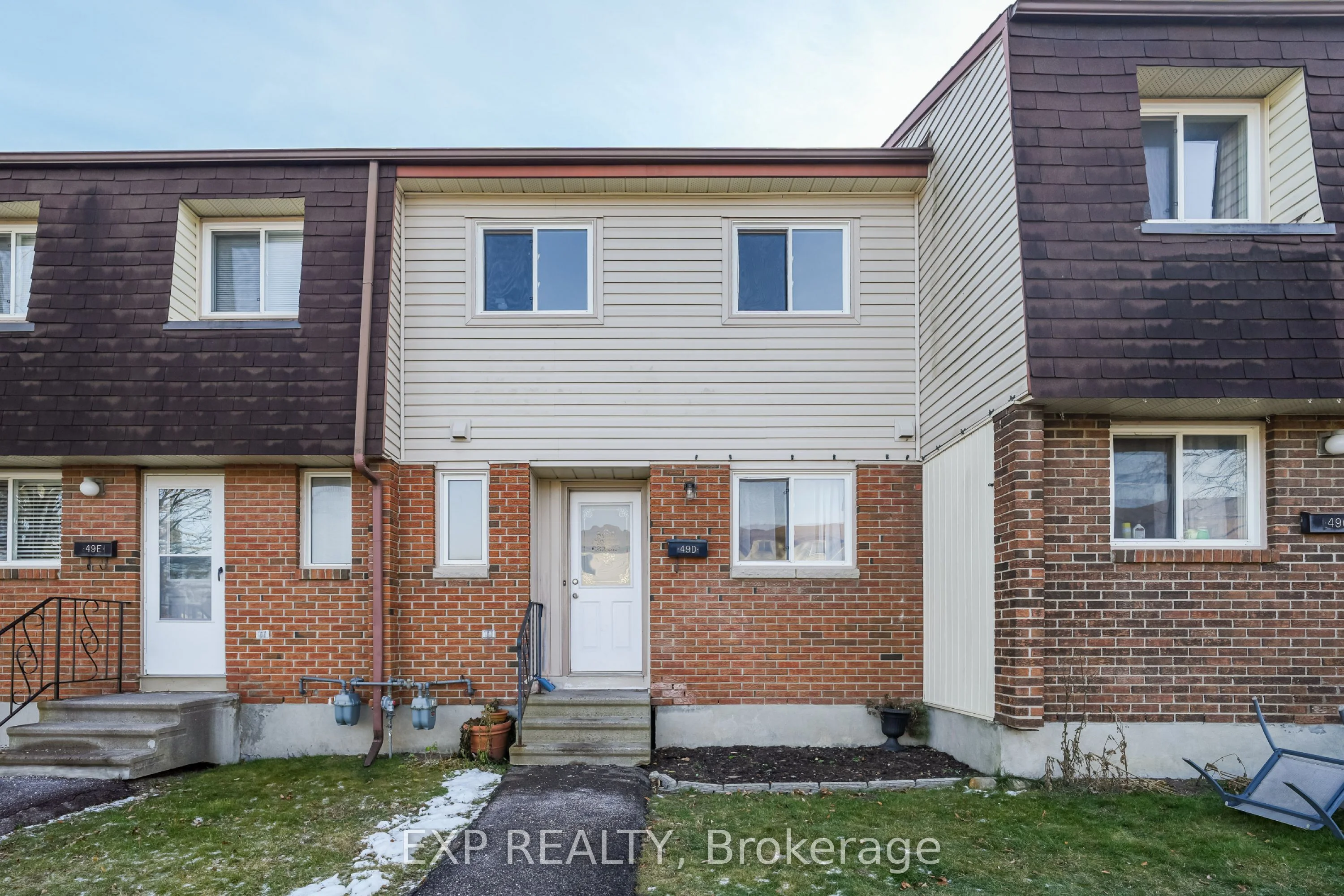 49 Forester Crescent D, Bells Corners And South To Fallowfield, On K2h 8y3