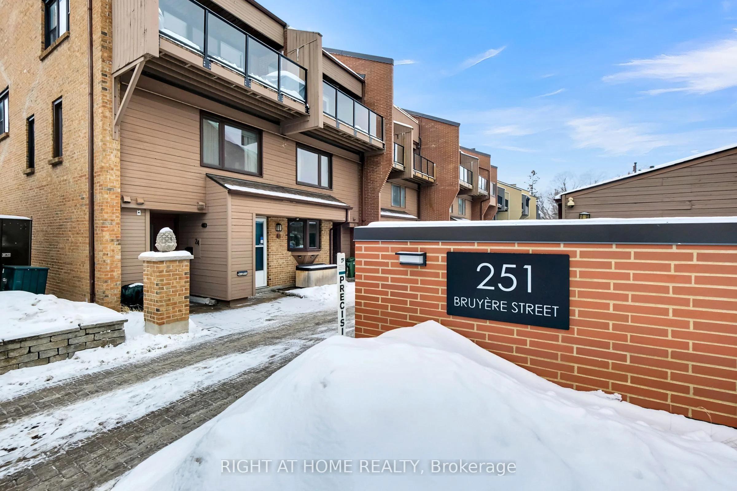 251 Bruyere Street 18, Lower Town - Sandy Hill, On K1n 5e5