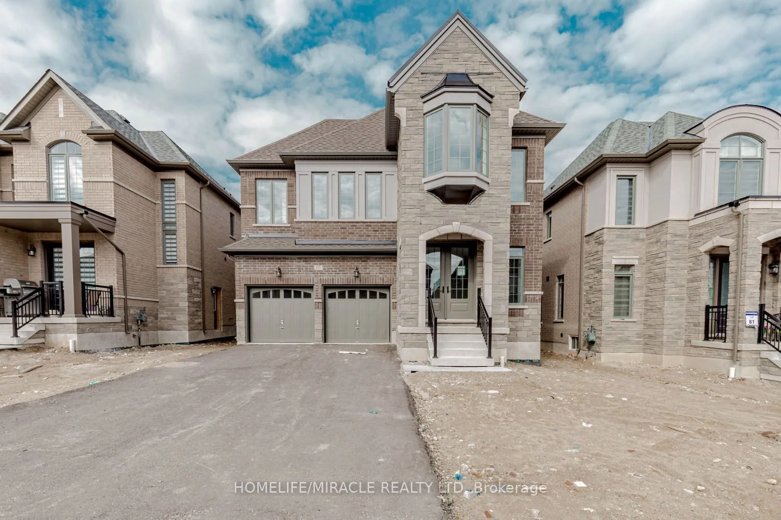 Detached in Woodstock