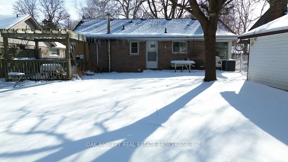 32 BRAEMAR Crescent, London North, ON N6H 2X1