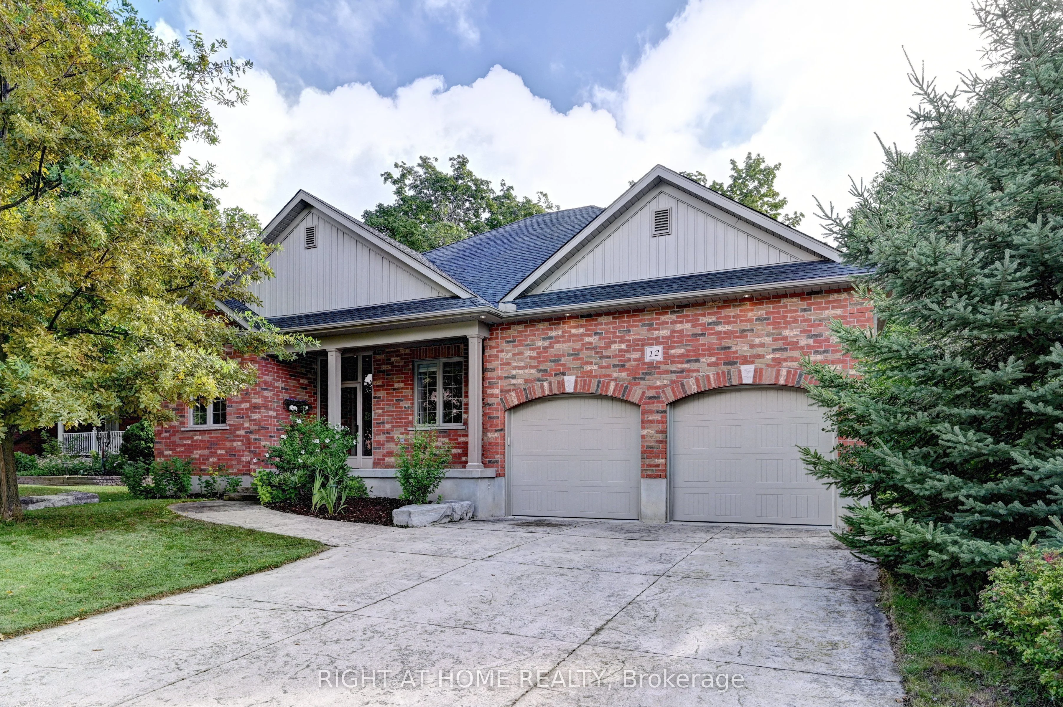 Detached in Wellesley