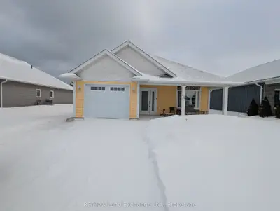 Detached Condo in Huron-Kinloss