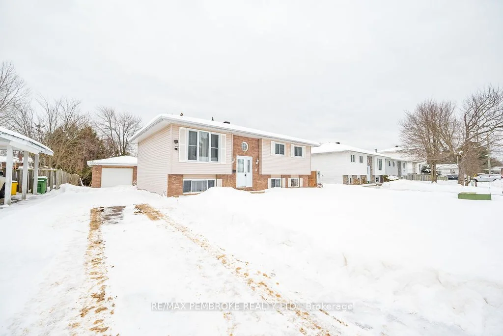 8 Craig Place, Petawawa, On K8h 3l3