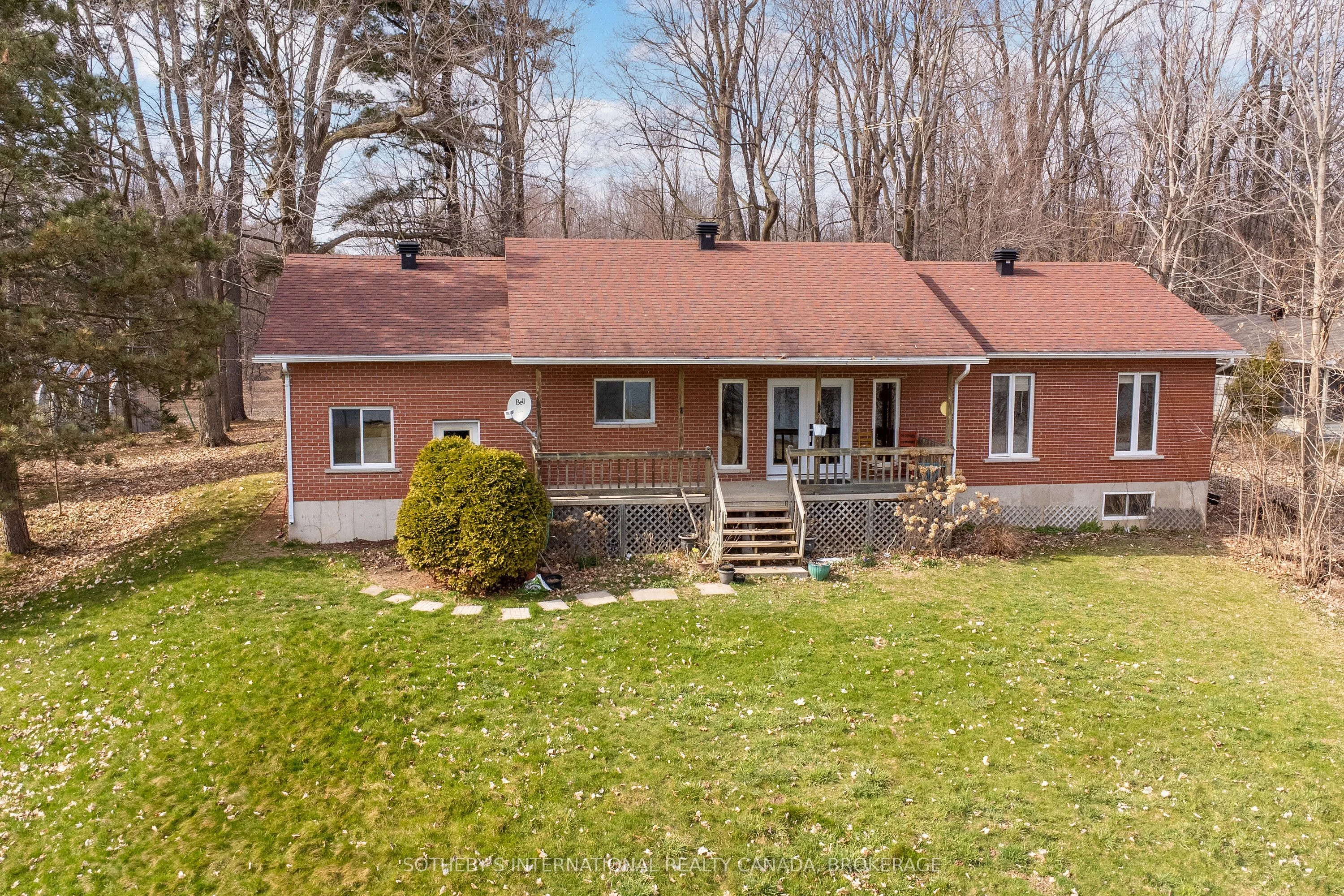 20820 South Service Road, South Glengarry, On K0c 1n0