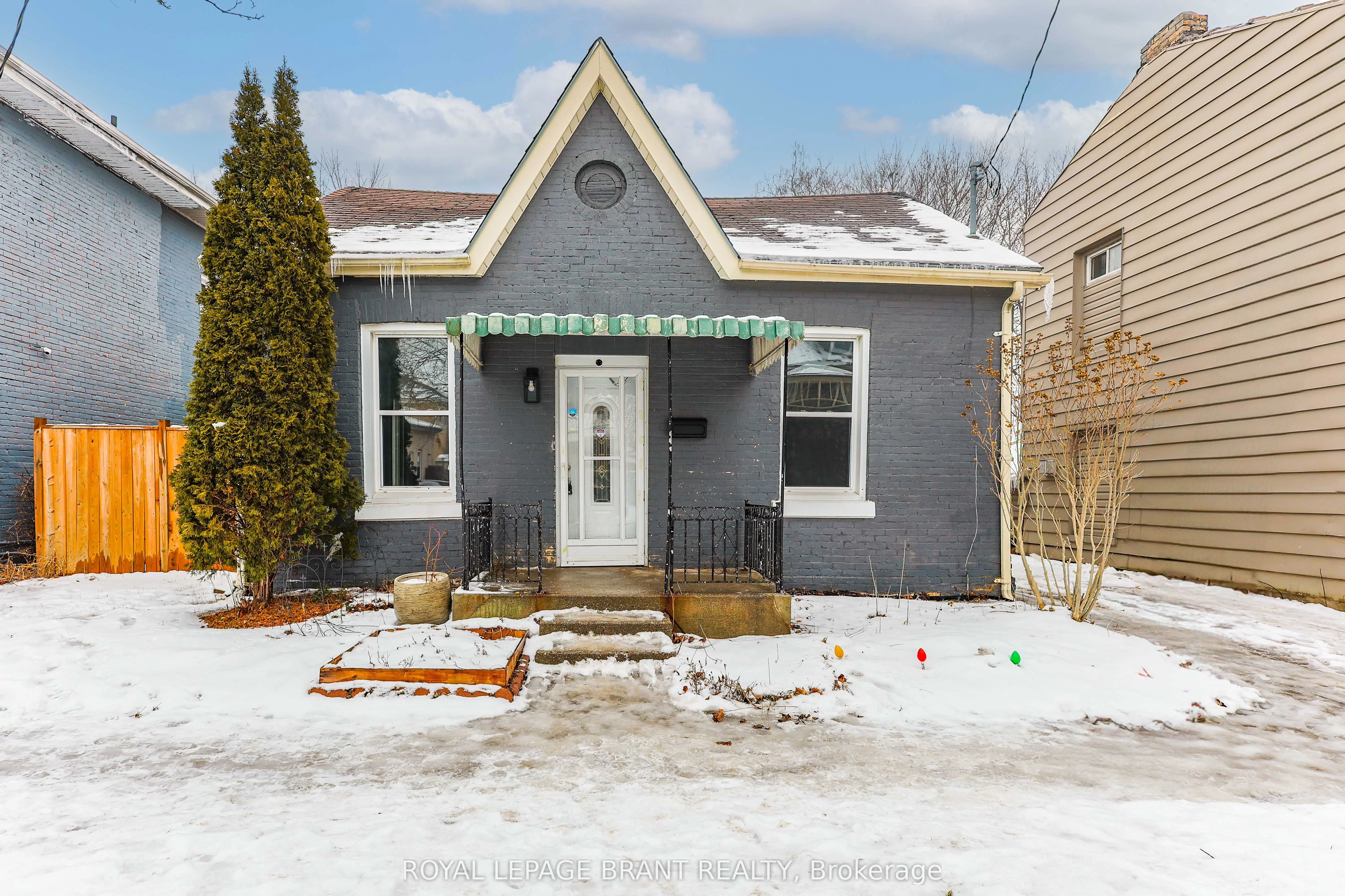 Detached in Brantford