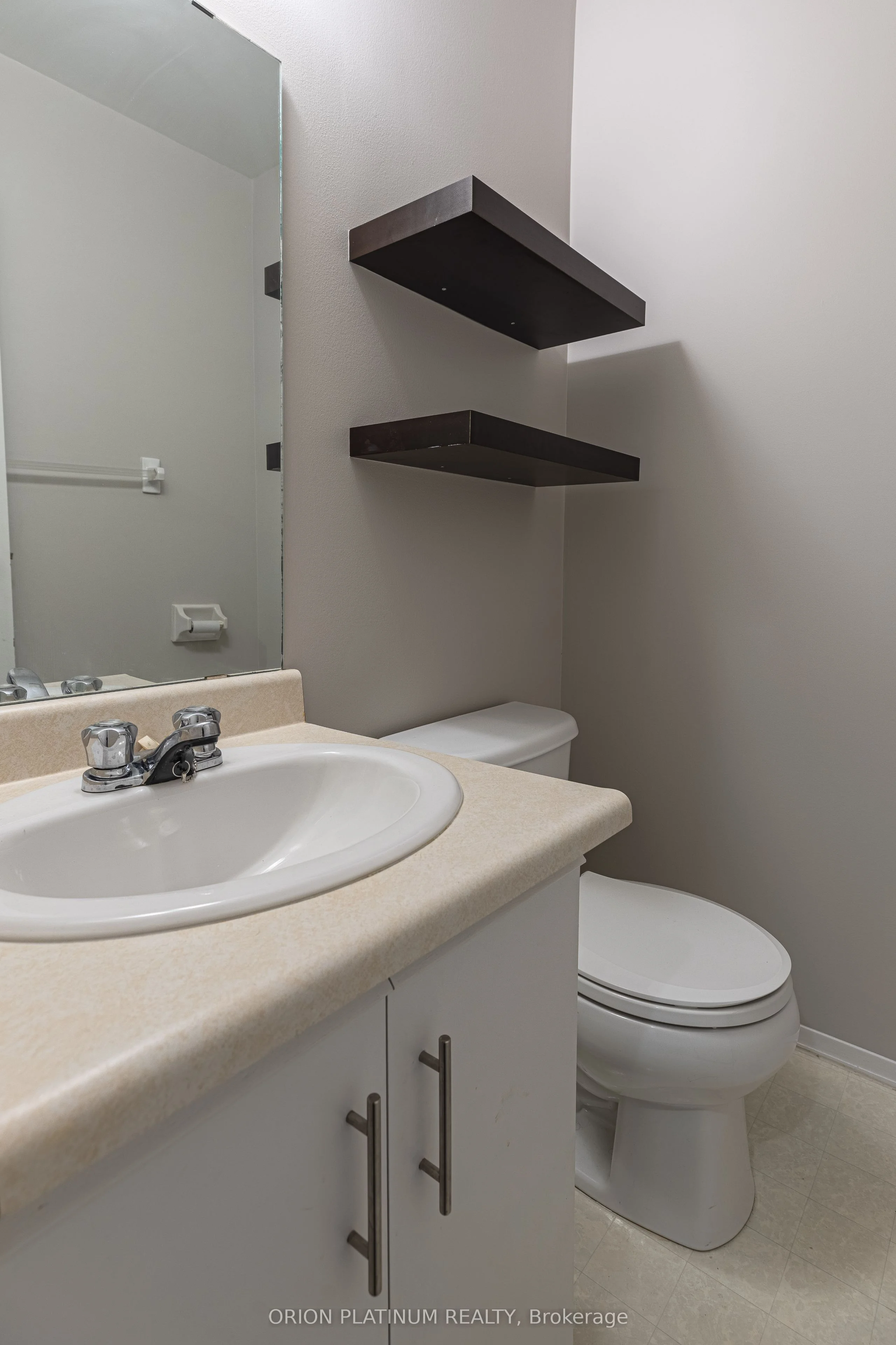 733 Deveron Crescent 303, London South, On N5z 4x7