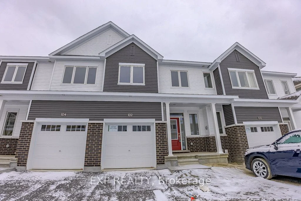 Att/Row/Townhouse in Orleans - Convent Glen and Area