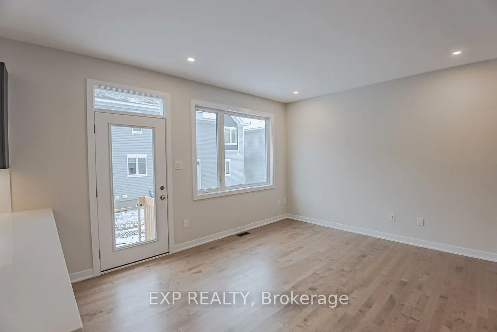 102 Pizzicato Street, Orleans - Convent Glen and Area, ON K1W 0S2