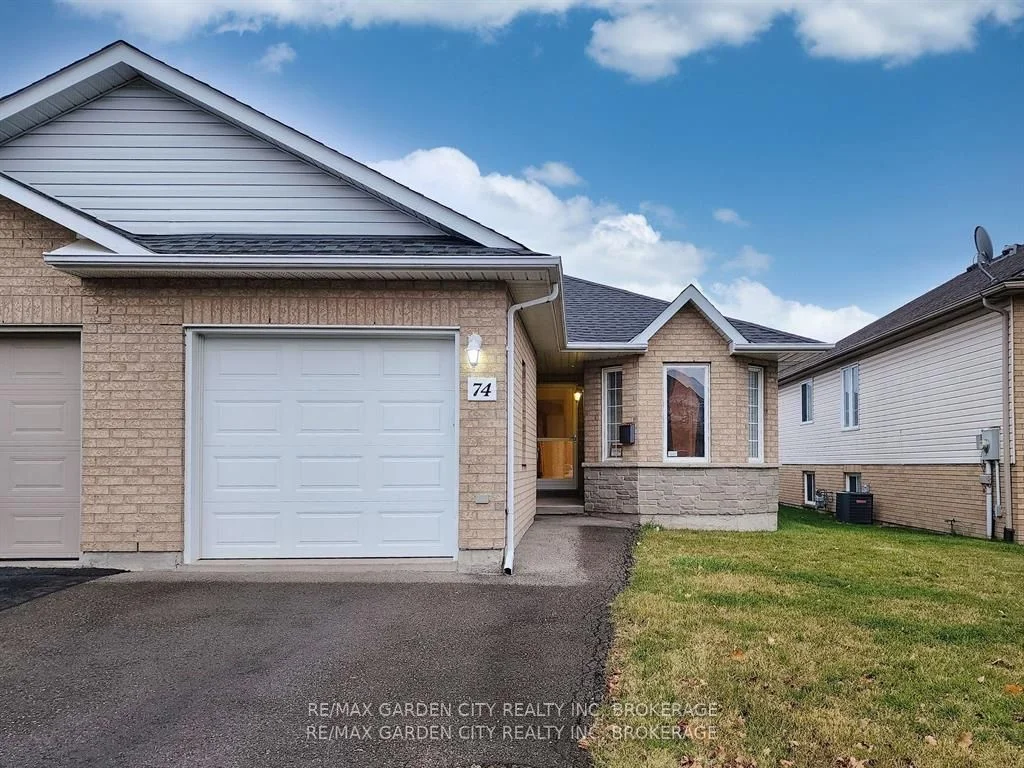 74 St. Lawrence Drive, Welland, ON L3C 7H3