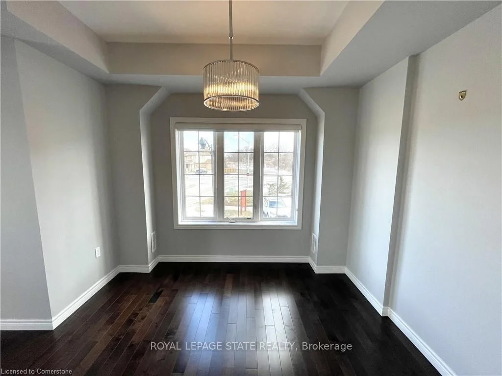 11 Stockbridge Gardens 2, Hamilton, ON L8J 0H5