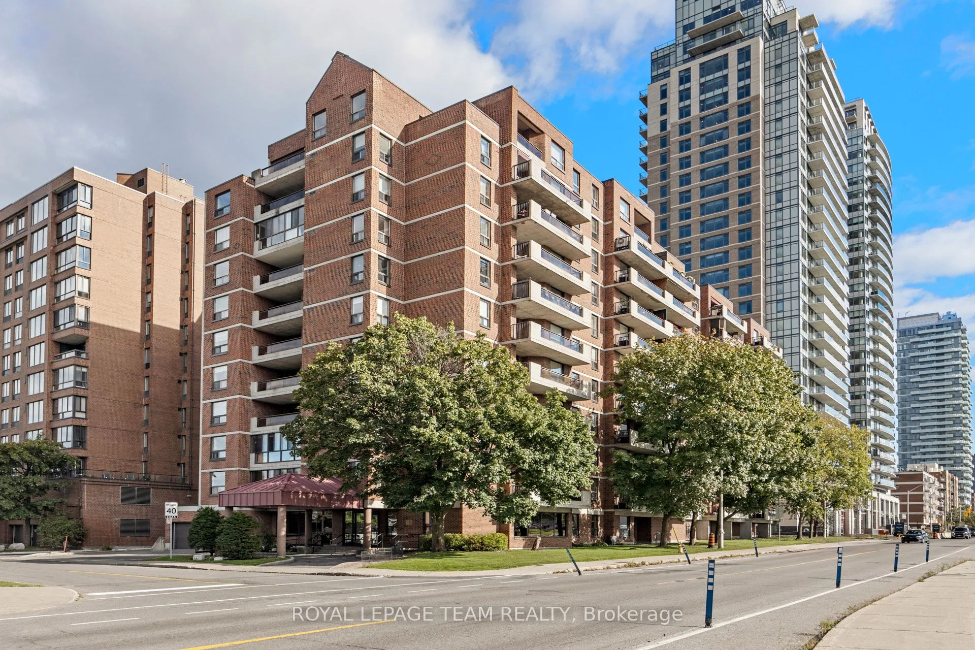 Condo Apartment in West Centre Town